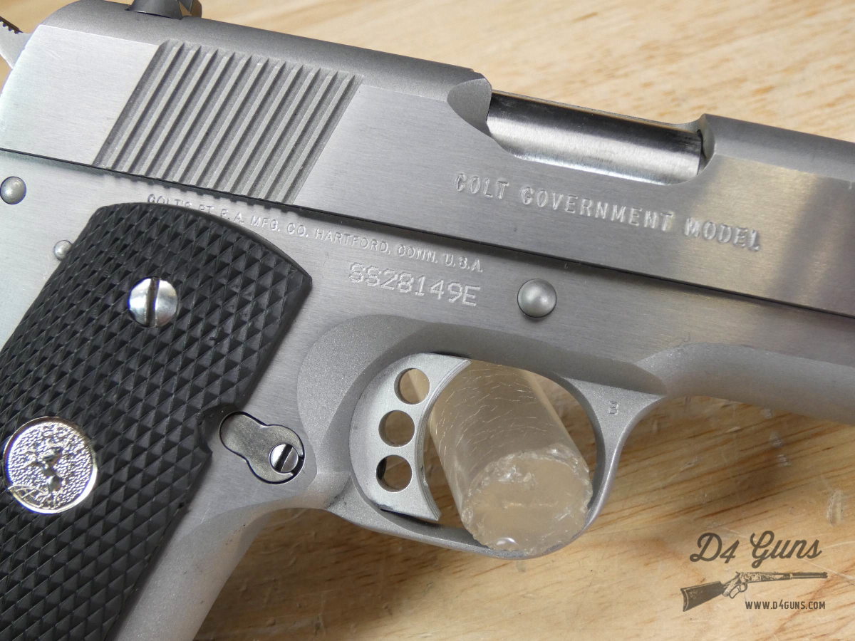Colt Government Model - .45 AUTO - Stainless - w/ Original case!-img-12