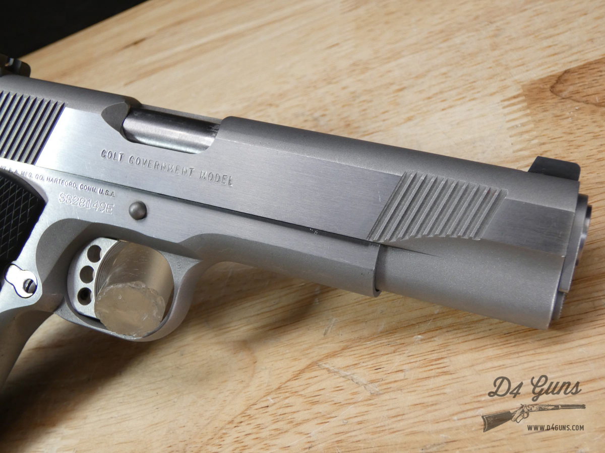 Colt Government Model - .45 AUTO - Stainless - w/ Original case!-img-13