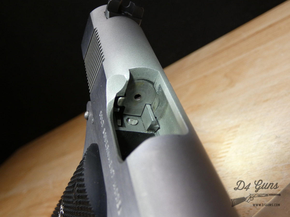 Colt Government Model - .45 AUTO - Stainless - w/ Original case!-img-19