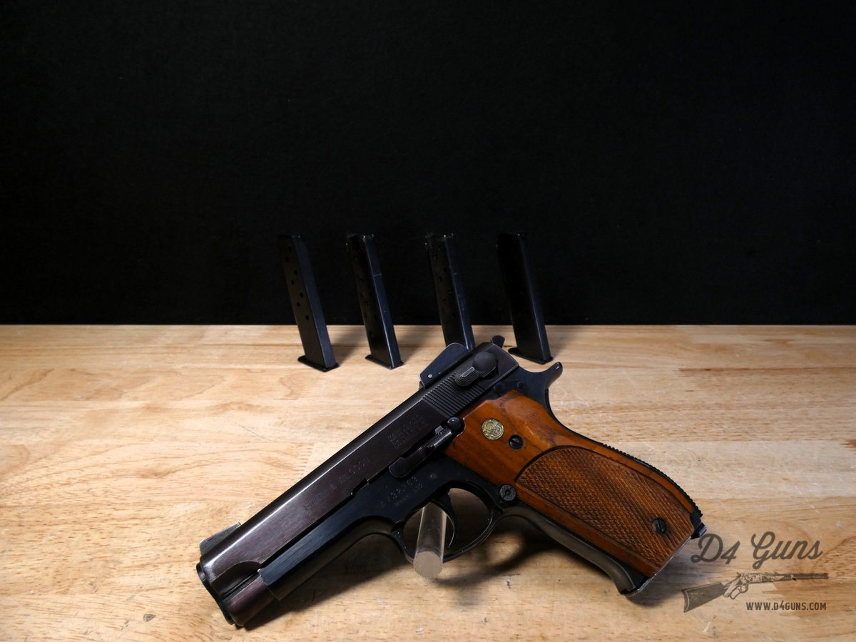 Smith & Wesson Model 539 - 9mm - S&W M539 w/ 5 Mags!-img-1