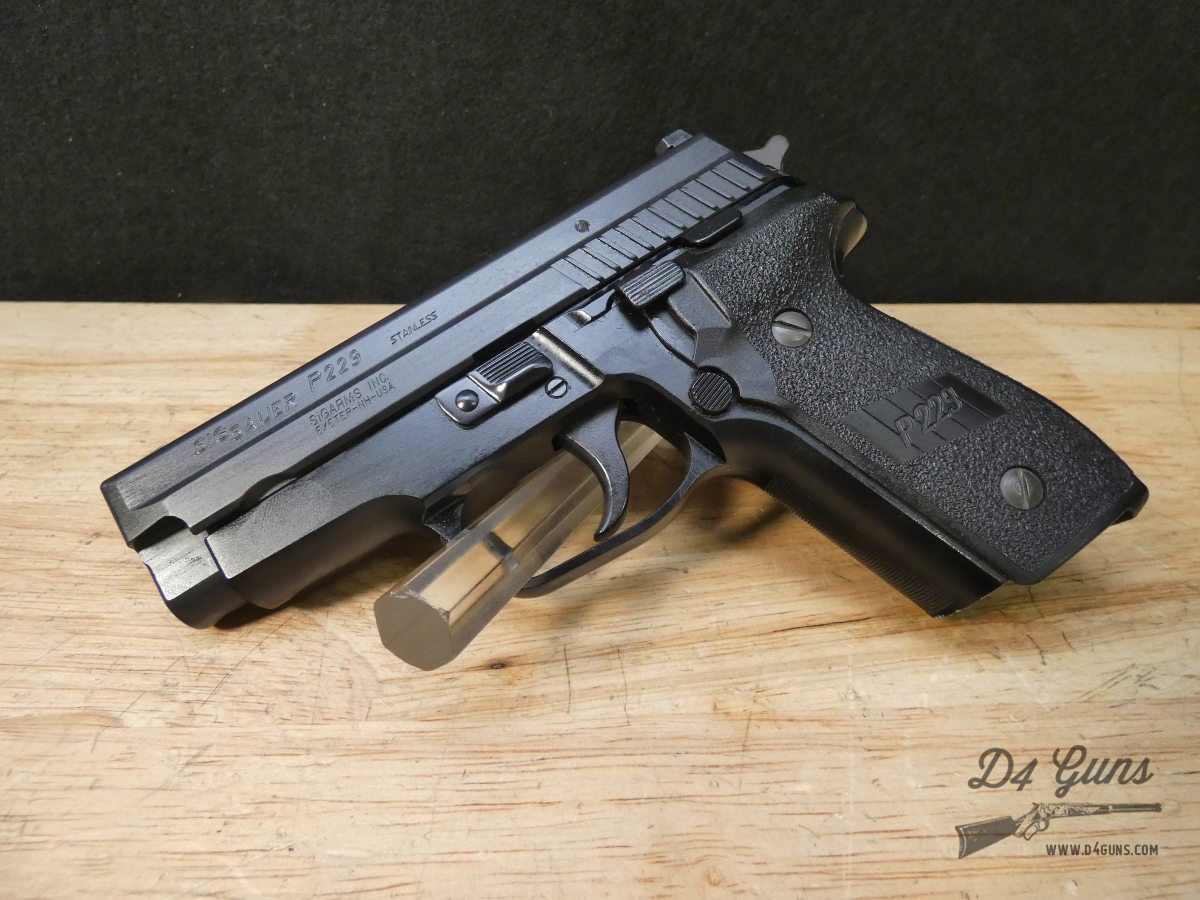 Sig Sauer P229 - .40 S&W - w/ OG Case + 2 Mags & MORE - Sigarms-img-2