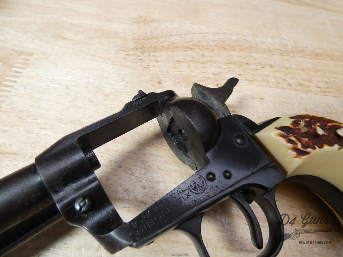Sturm Ruger Single-Six - .22 LR - 1960 - 3 Screw - 4-Click - Stag Grips!-img-32