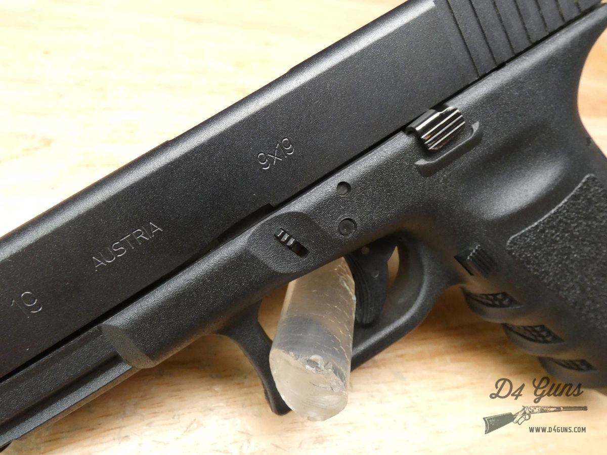 Glock 19 Gen3 - 9mm - w/ 2 Mags & OG Case - Gen 3 - CCW - G19-img-4