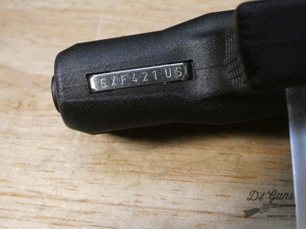 Glock 27 Gen 3 - .40 S&W - G27 - Tupperware Case + 2 Mags - Sub Compact-img-21
