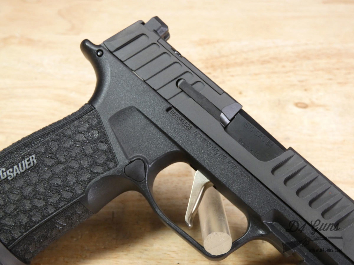 Sig Sauer P365 Fuse - 9mm - XLNT Optic Ready 365 w/ Case-img-10