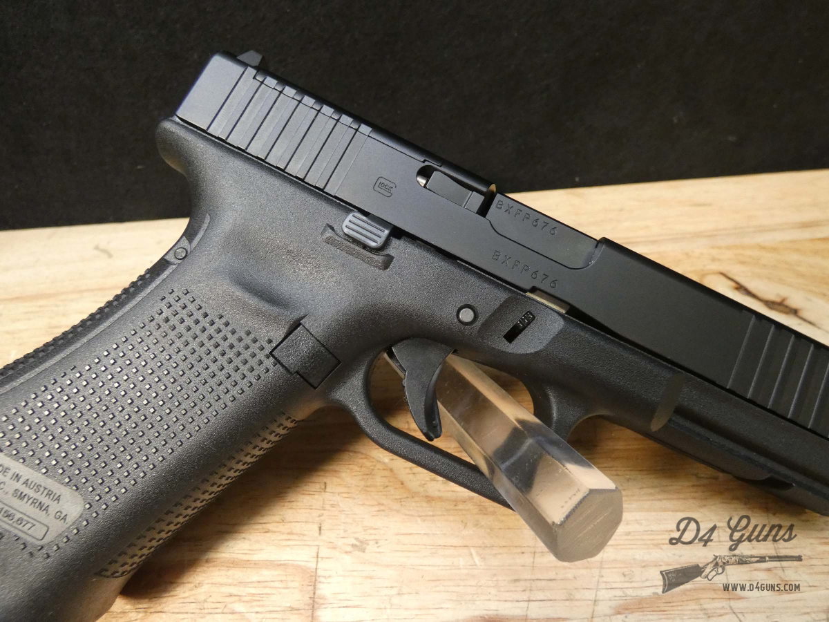Glock 17 Gen 5 MOS - 9mm - Optic Ready G17 - XLNT w/ OG Case + Mags-img-12