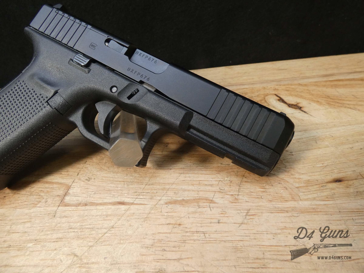 Glock 17 Gen 5 MOS - 9mm - Optic Ready G17 - XLNT w/ OG Case + Mags-img-13