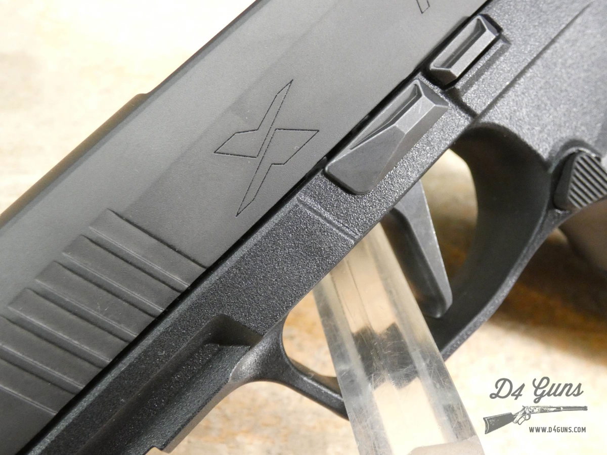 Sig Sauer P365X Macro Comp - 9mm - P365 XMACRO - 365 - 2 Mags + Case-img-4