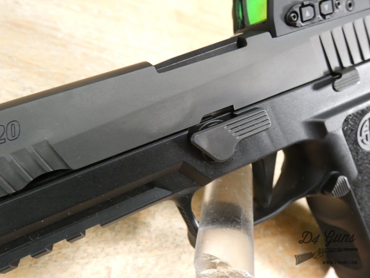 Sig Sauer P320 XF - 9mm - w/ Case + Romeo-X Pro & 2 Mags - M17 - P320XF-img-4