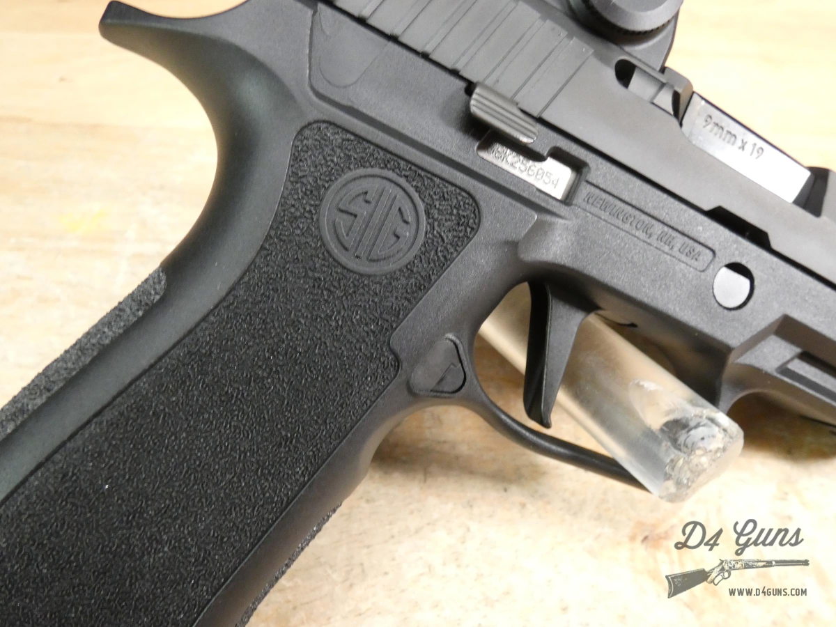 Sig Sauer P320 XF - 9mm - w/ Case + Romeo-X Pro & 2 Mags - M17 - P320XF-img-24