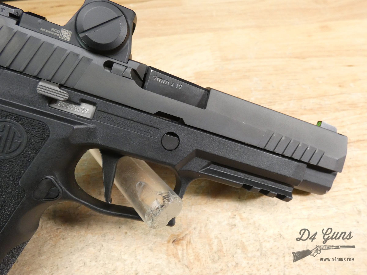 Sig Sauer P320 XF - 9mm - w/ Case + Romeo-X Pro & 2 Mags - M17 - P320XF-img-26