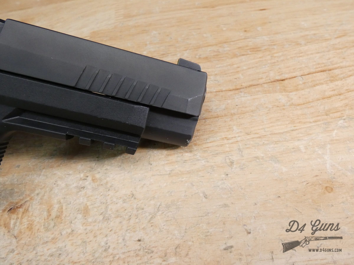 Sig Sauer P320 XF - 9mm - w/ Case + Romeo-X Pro & 2 Mags - M17 - P320XF-img-28