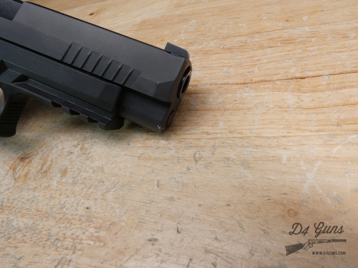 Sig Sauer P320 XF - 9mm - w/ Case + Romeo-X Pro & 2 Mags - M17 - P320XF-img-29