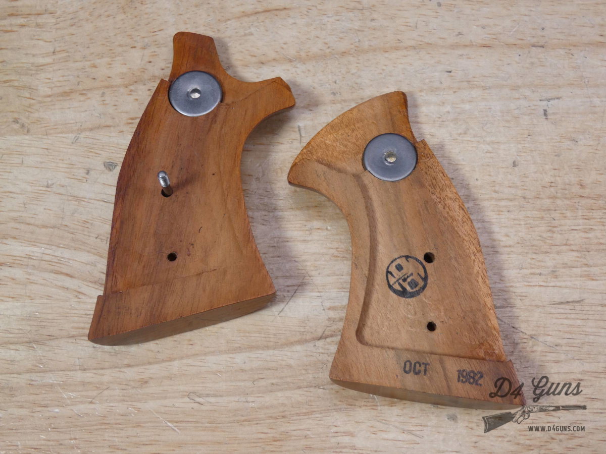 Smith & Wesson 48-2 - .22 MRF - .22 Mag - WMR - S&W 48 - Wood Case - 1982-img-36