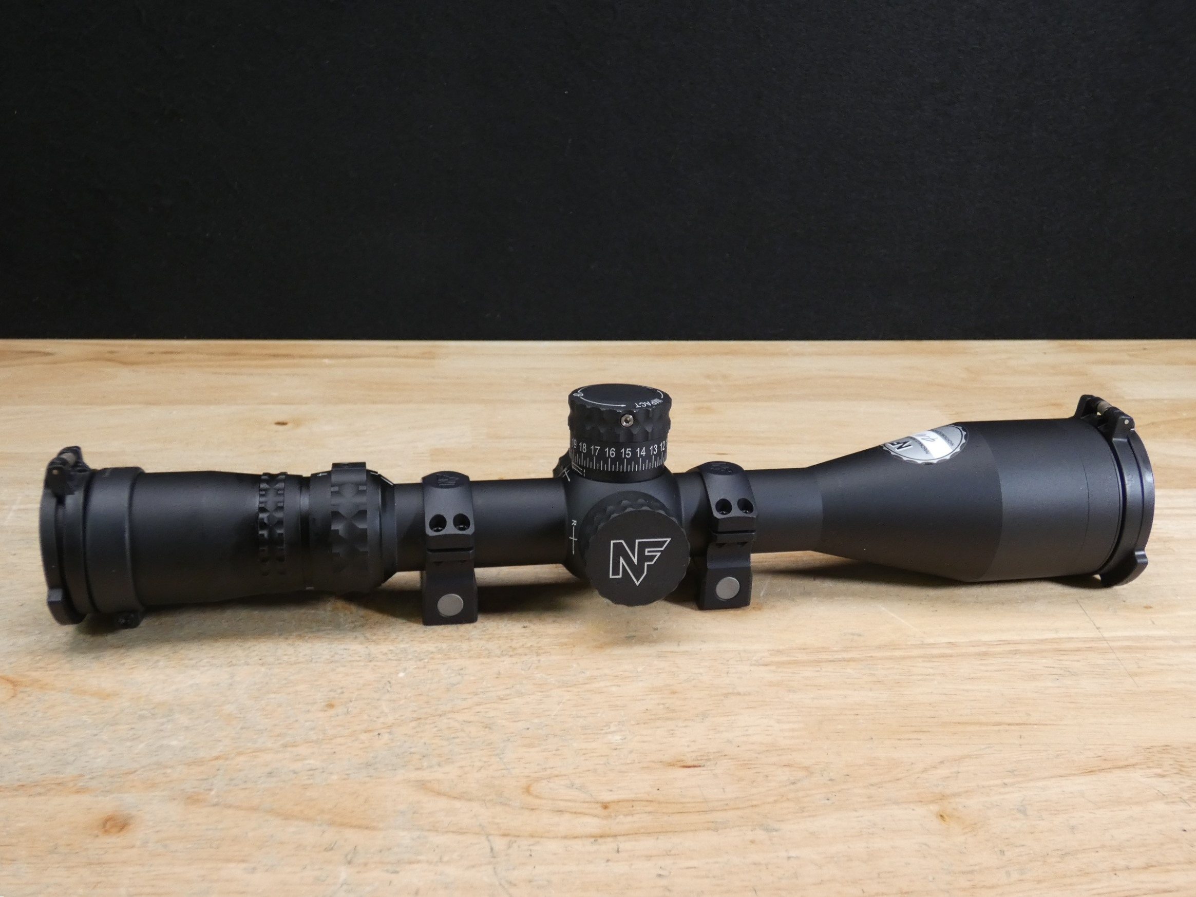 NightForce NX8 4-32x50 F1 Riflescope - MOAR - ZeroStop - XLNT w/ EXTRAS-img-10