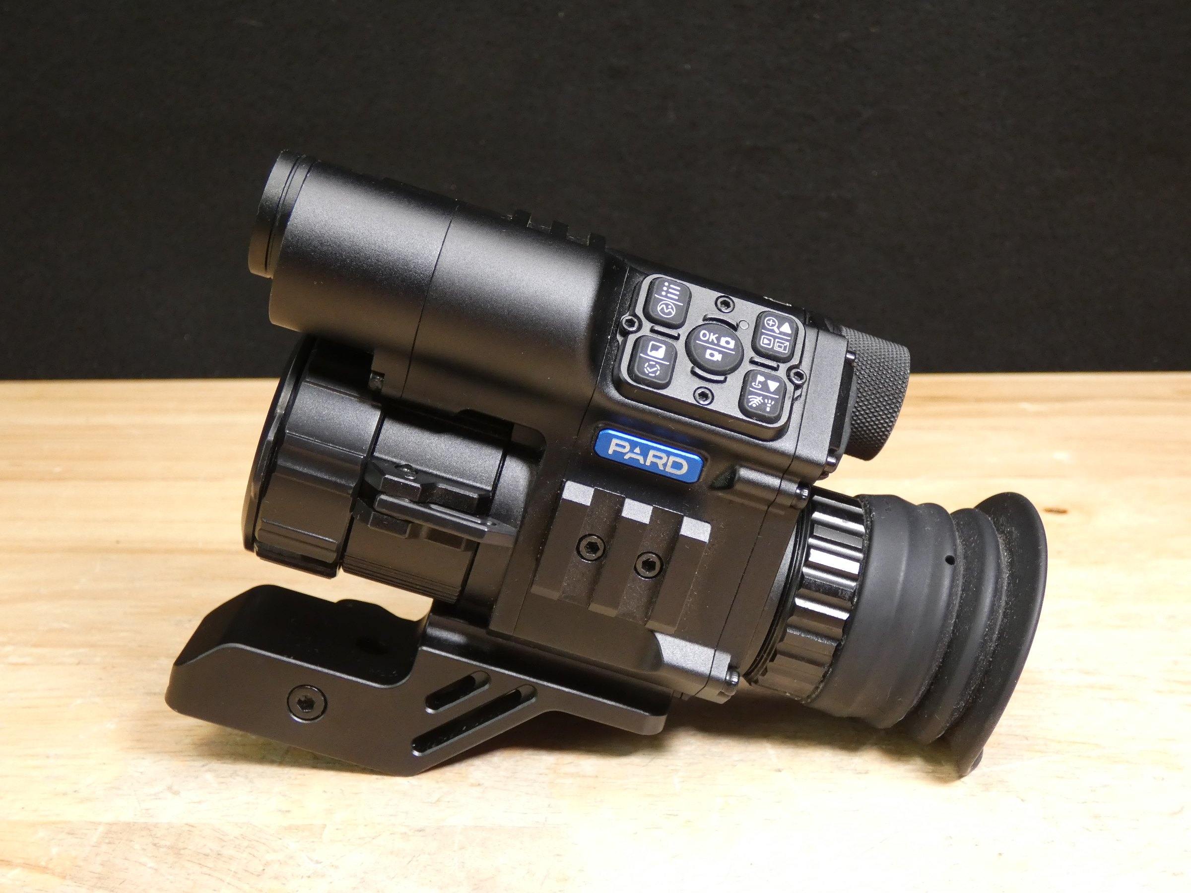 Pard FT-34-LRF Clip On Thermal Optic w/ Built-In Rangefinder - FT34 LRF - C-img-1