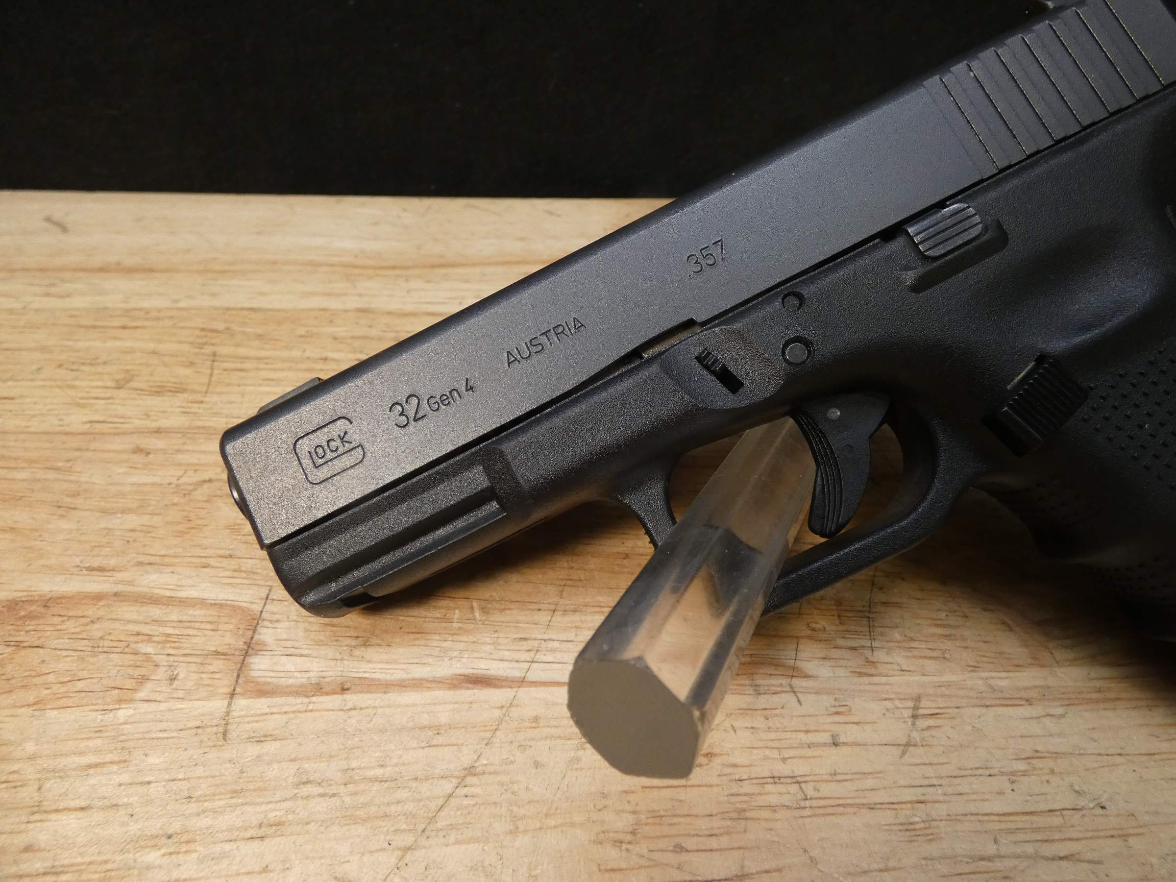 Glock 32 Gen 4 2 Barrel Set - .357 Sig & .40 S&W - G32 w/ Case & MORE - C-img-4