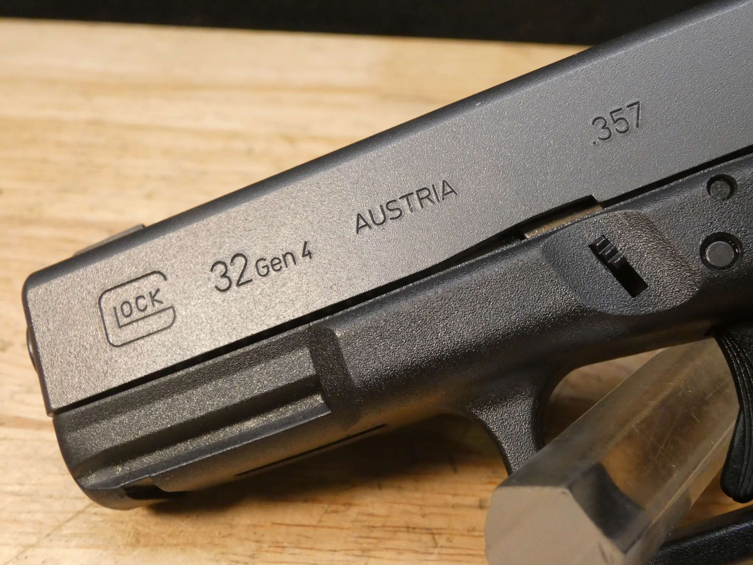 Glock 32 Gen 4 2 Barrel Set - .357 Sig & .40 S&W - G32 w/ Case & MORE - C-img-24