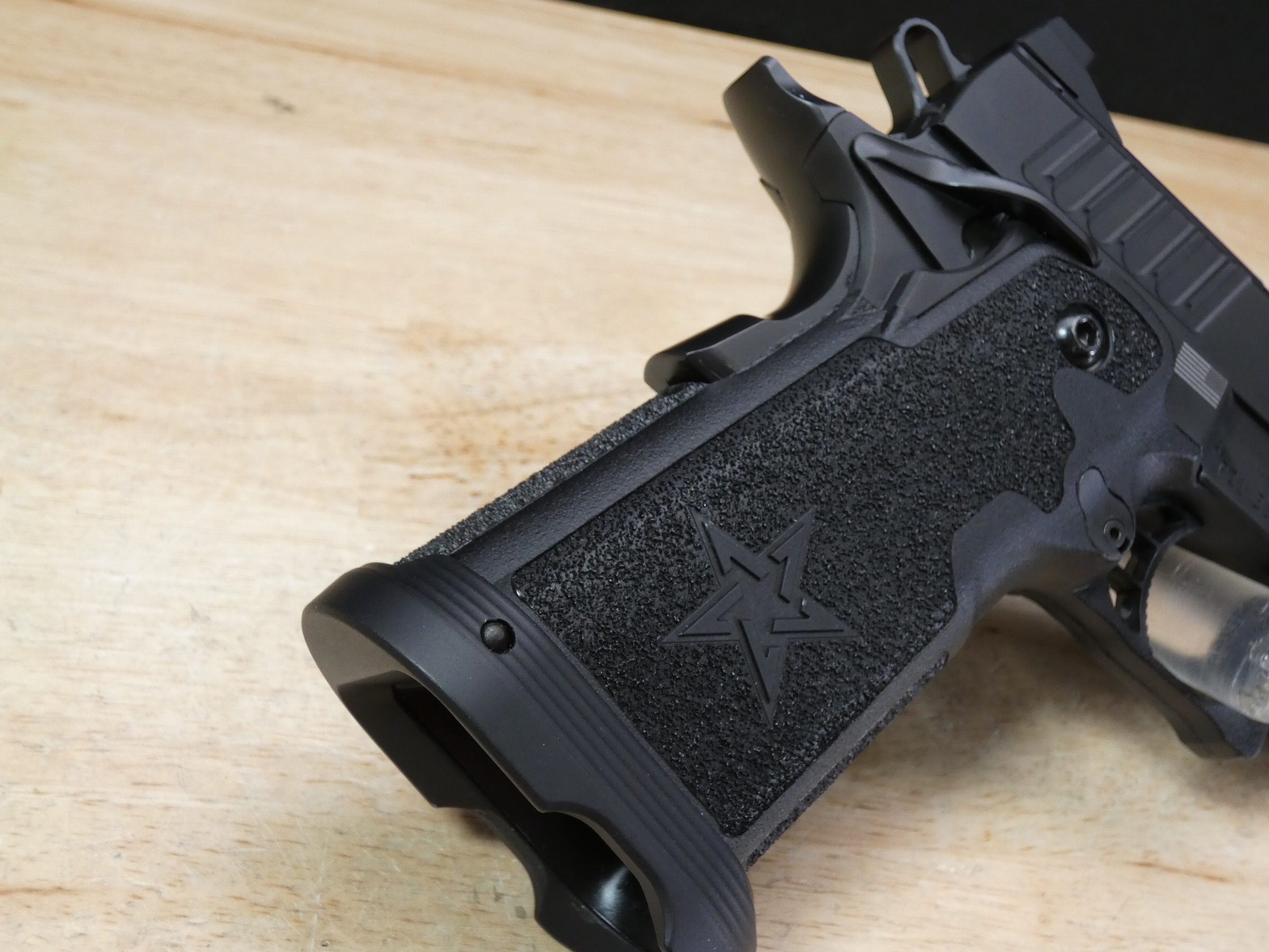 Staccato P 2011 - 9mm - STI DLC BBL - XLNT w/ 2 MAGS - Optic Ready - 1911-img-12