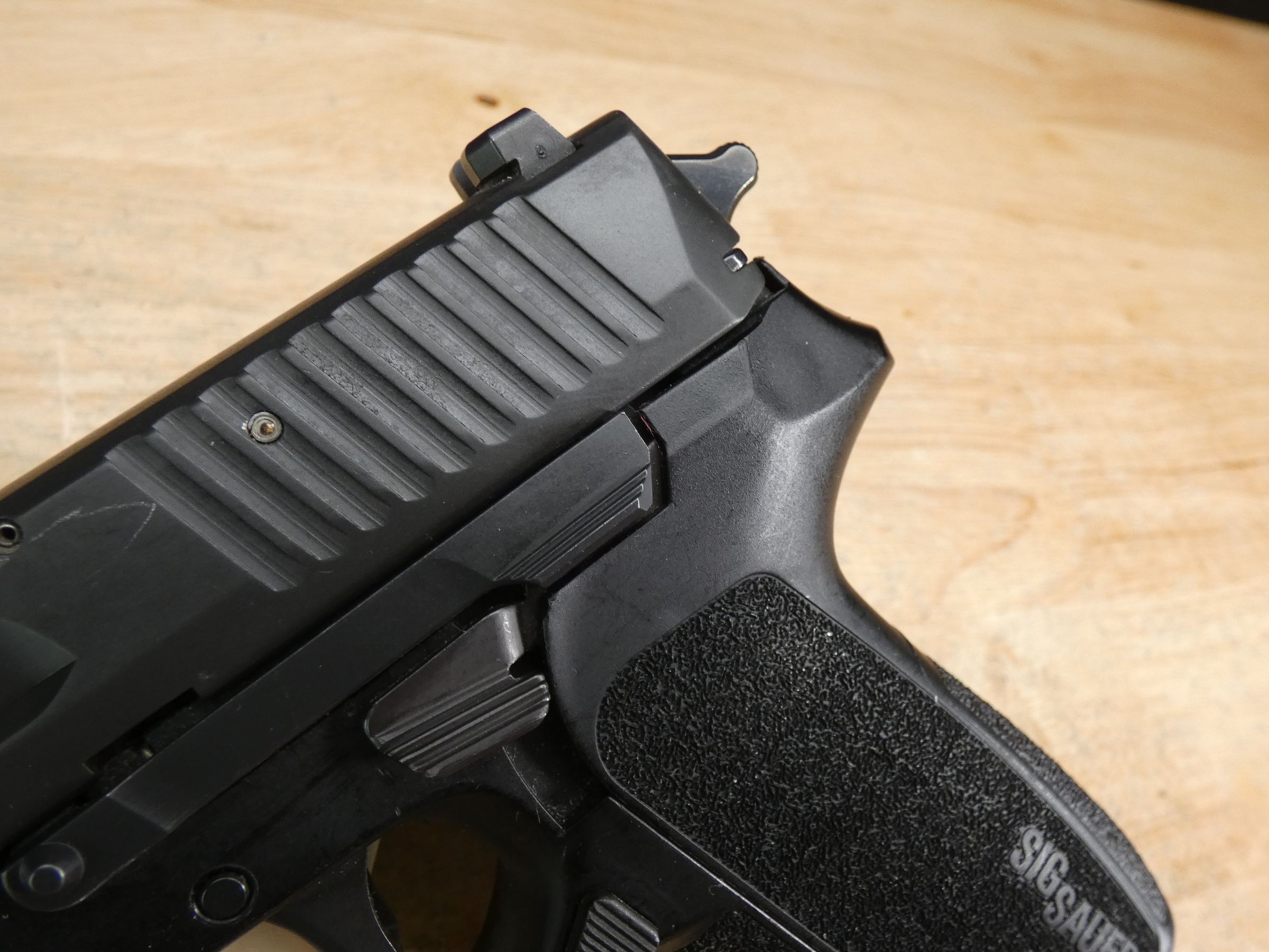 Sig Sauer SP2022 - 9mm - DA/SA - Polymer 226 - 15-RND Mag - Nitron-img-6