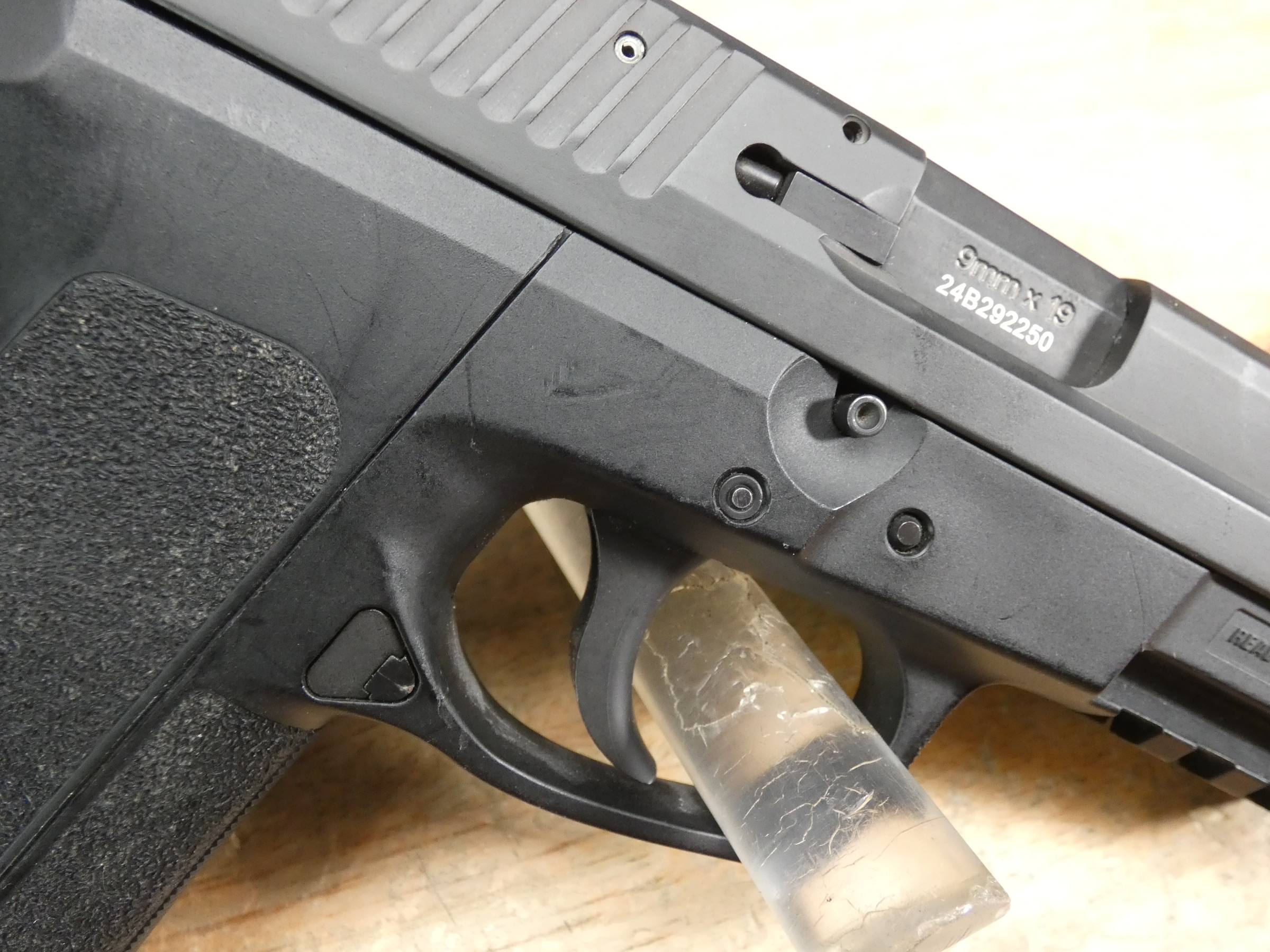 Sig Sauer SP2022 - 9mm - DA/SA - Polymer 226 - 15-RND Mag - Nitron-img-27