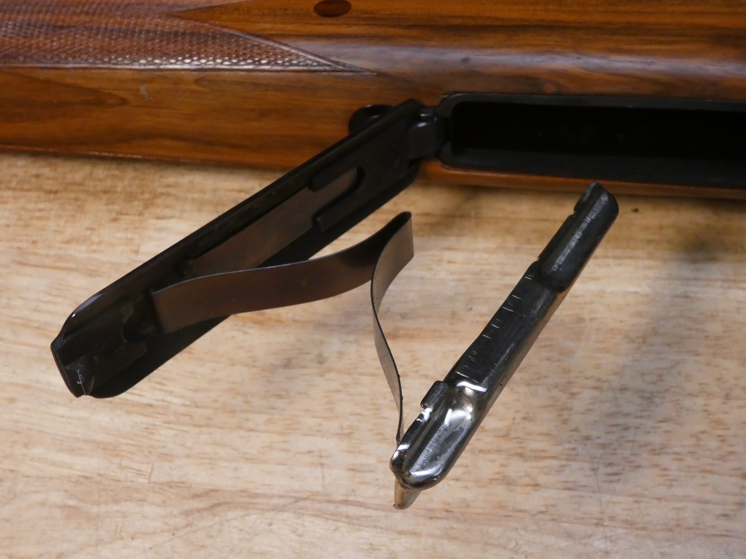 Remington 700 BDL - .375 H&H Mag - w/ Bausch & Lomb Scope - Bolt Action-img-29