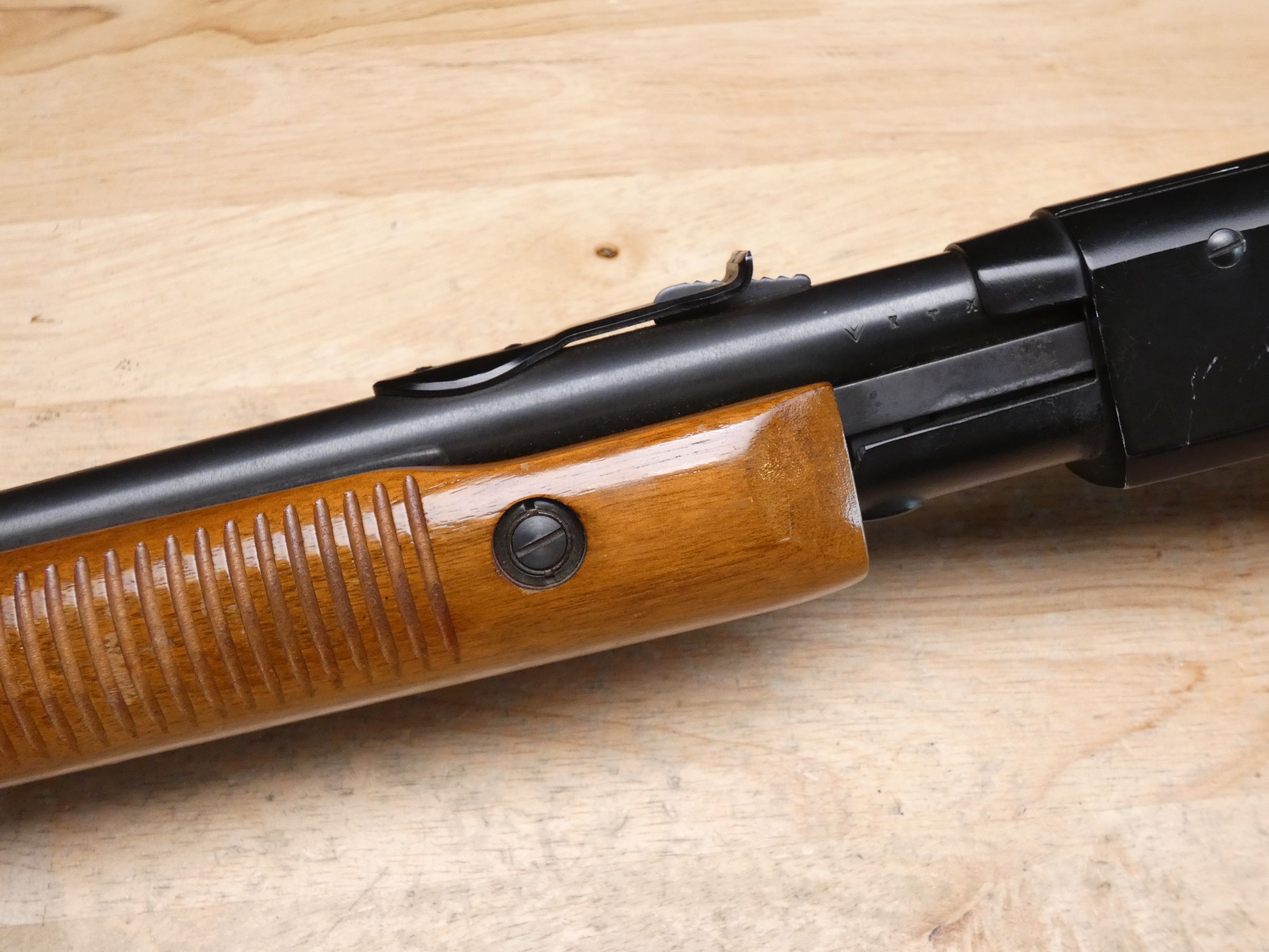 Remington Fieldmaster Model 572 - .22 S/L/LR - Light Weight Pump Action -img-6