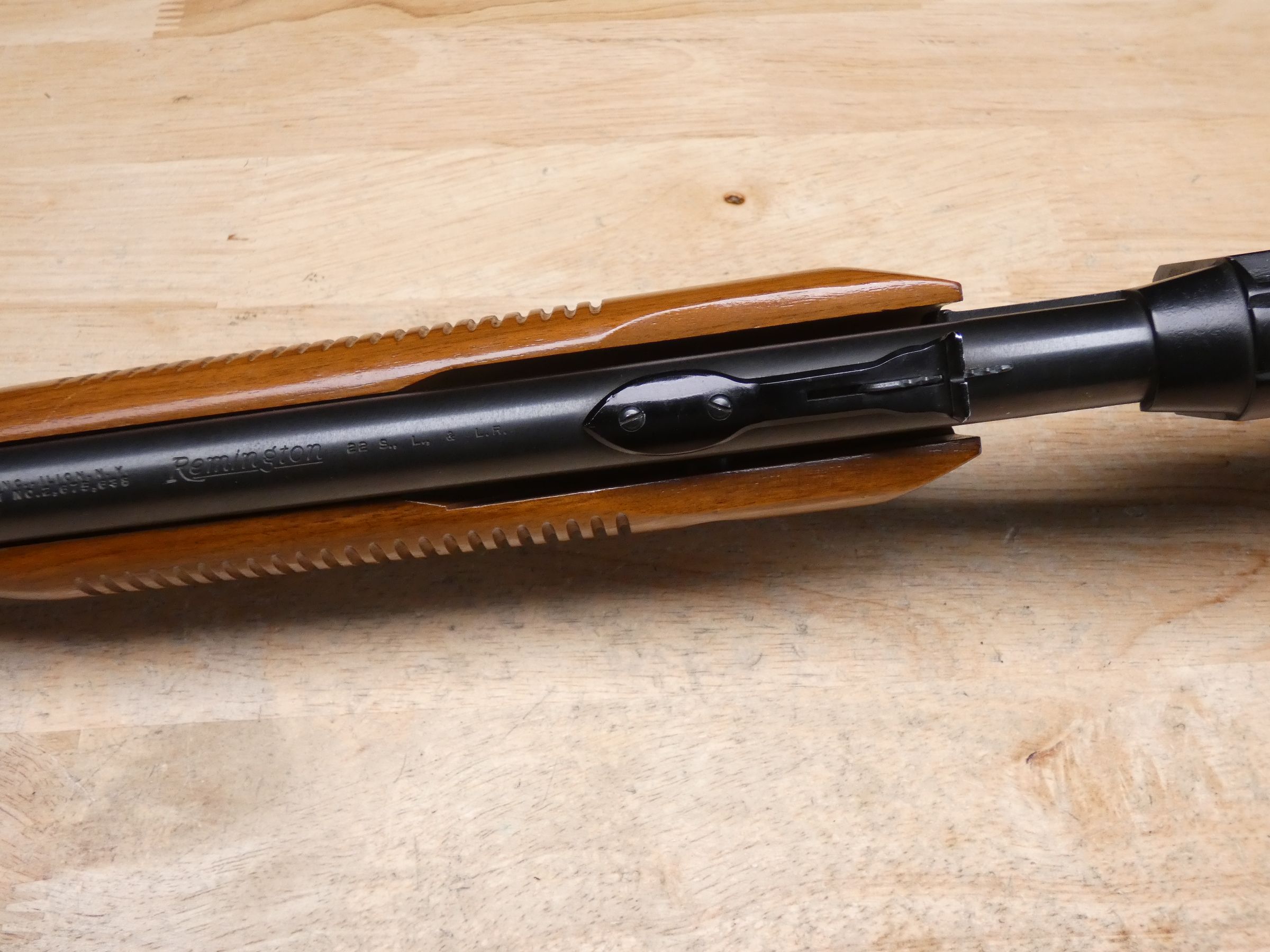 Remington Fieldmaster Model 572 - .22 S/L/LR - Light Weight Pump Action -img-15