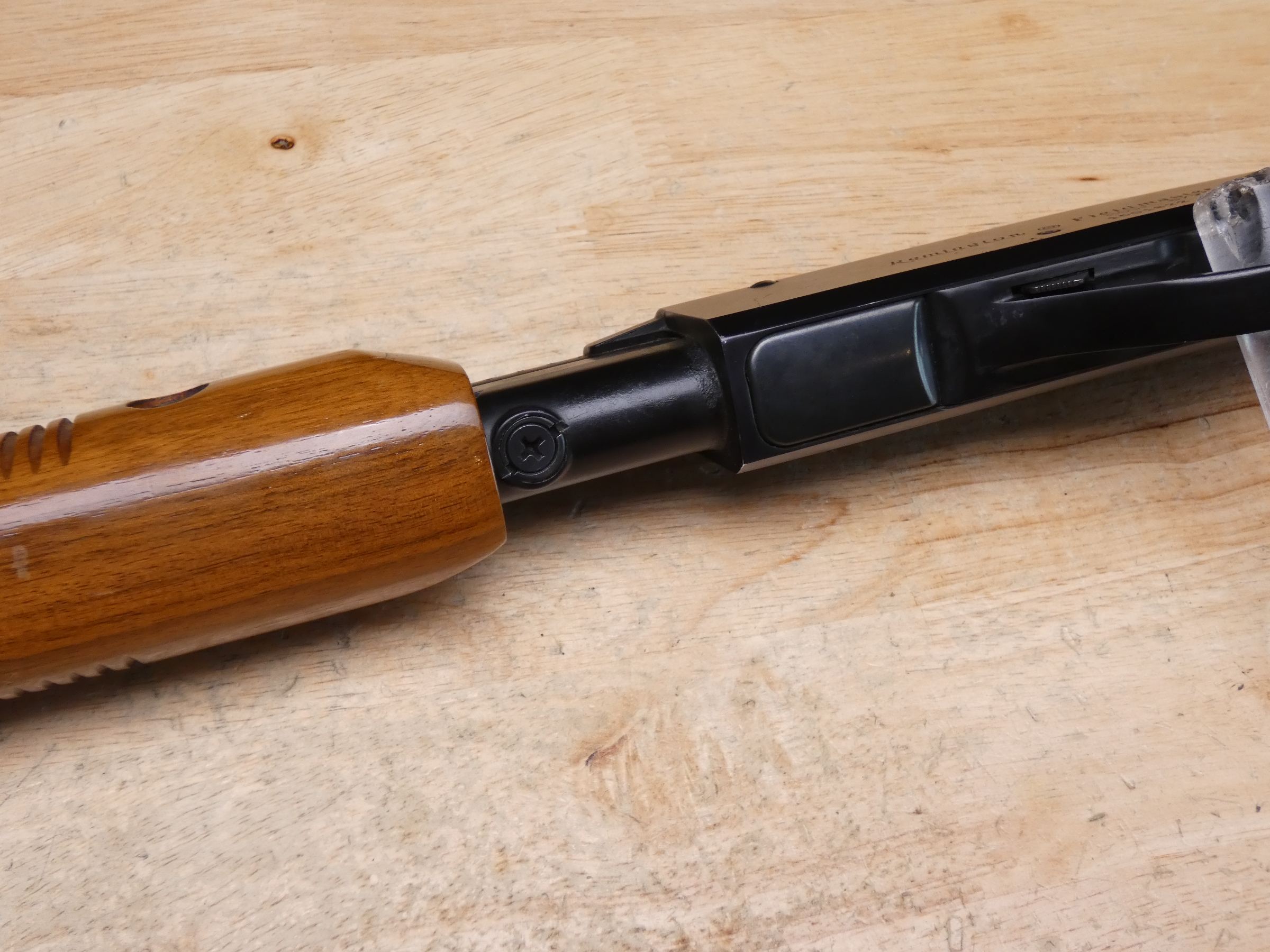 Remington Fieldmaster Model 572 - .22 S/L/LR - Light Weight Pump Action -img-24