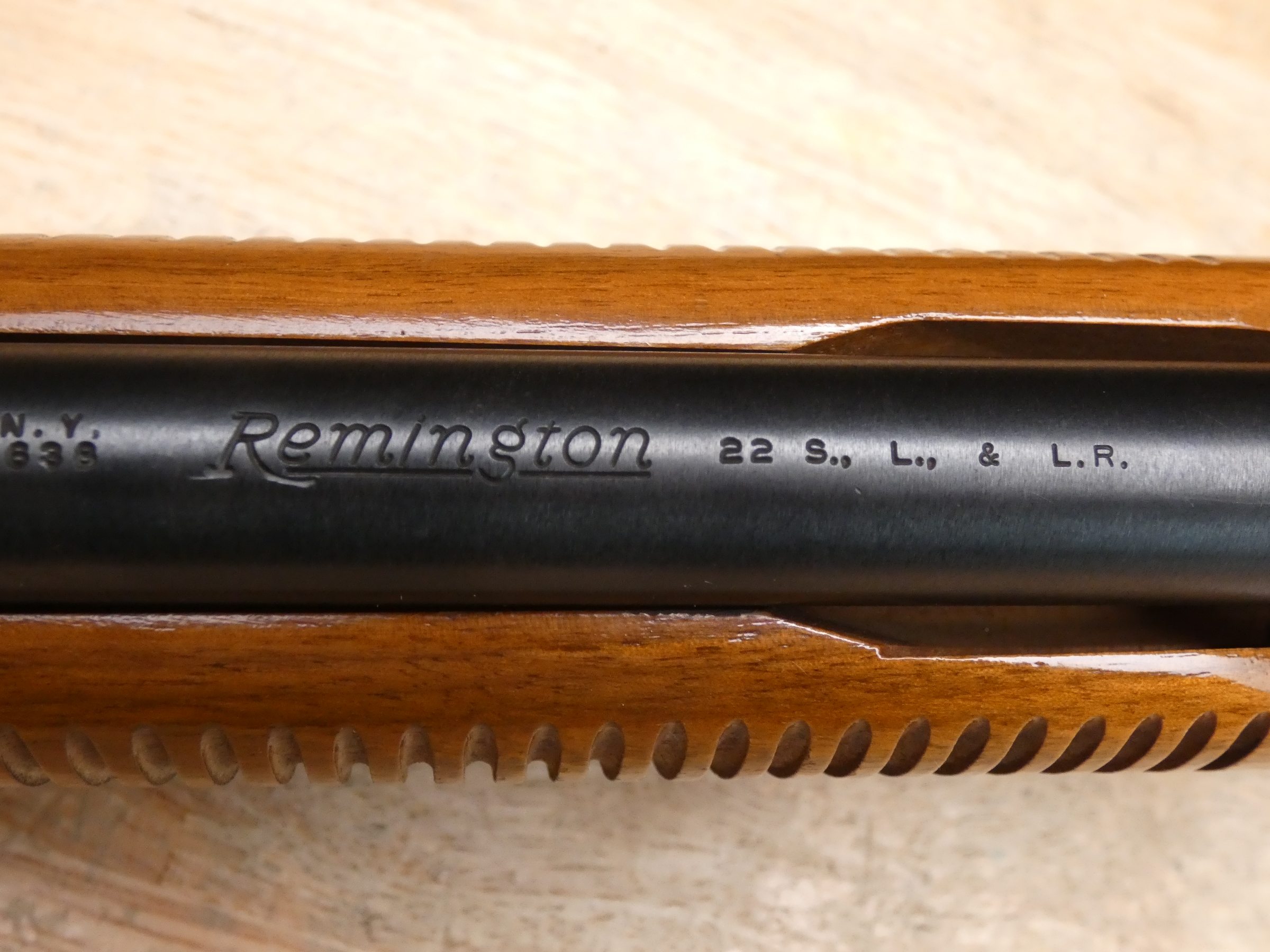 Remington Fieldmaster Model 572 - .22 S/L/LR - Light Weight Pump Action -img-39