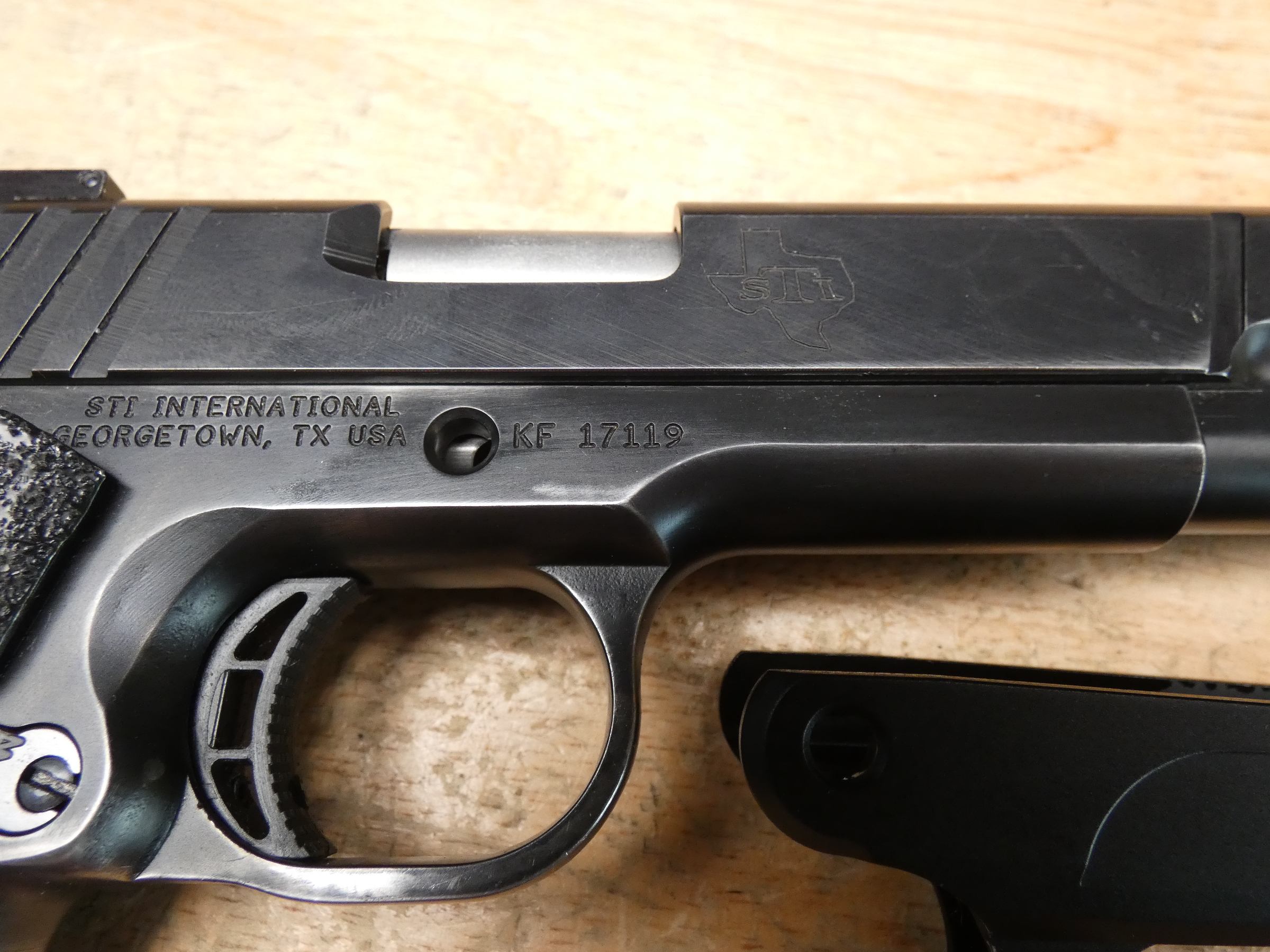 STI Trojan 1911 - .45 ACP - w/ KOENIG Rail & Streamlight - Competition-img-42