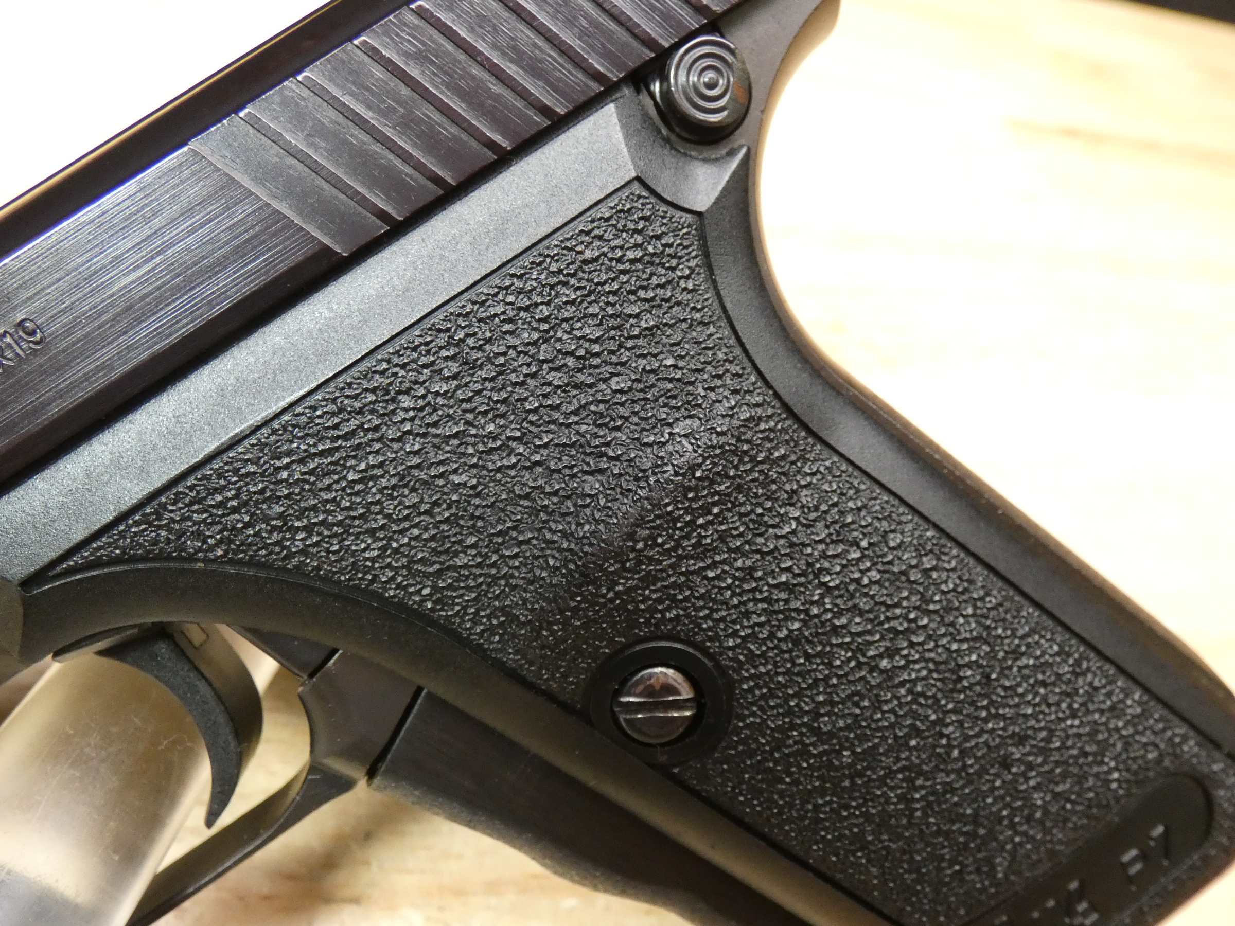 HK P7 NDS - 9mm - German Police - Heckler & Koch - 1984 - w/ 2 Mags + Box-img-7