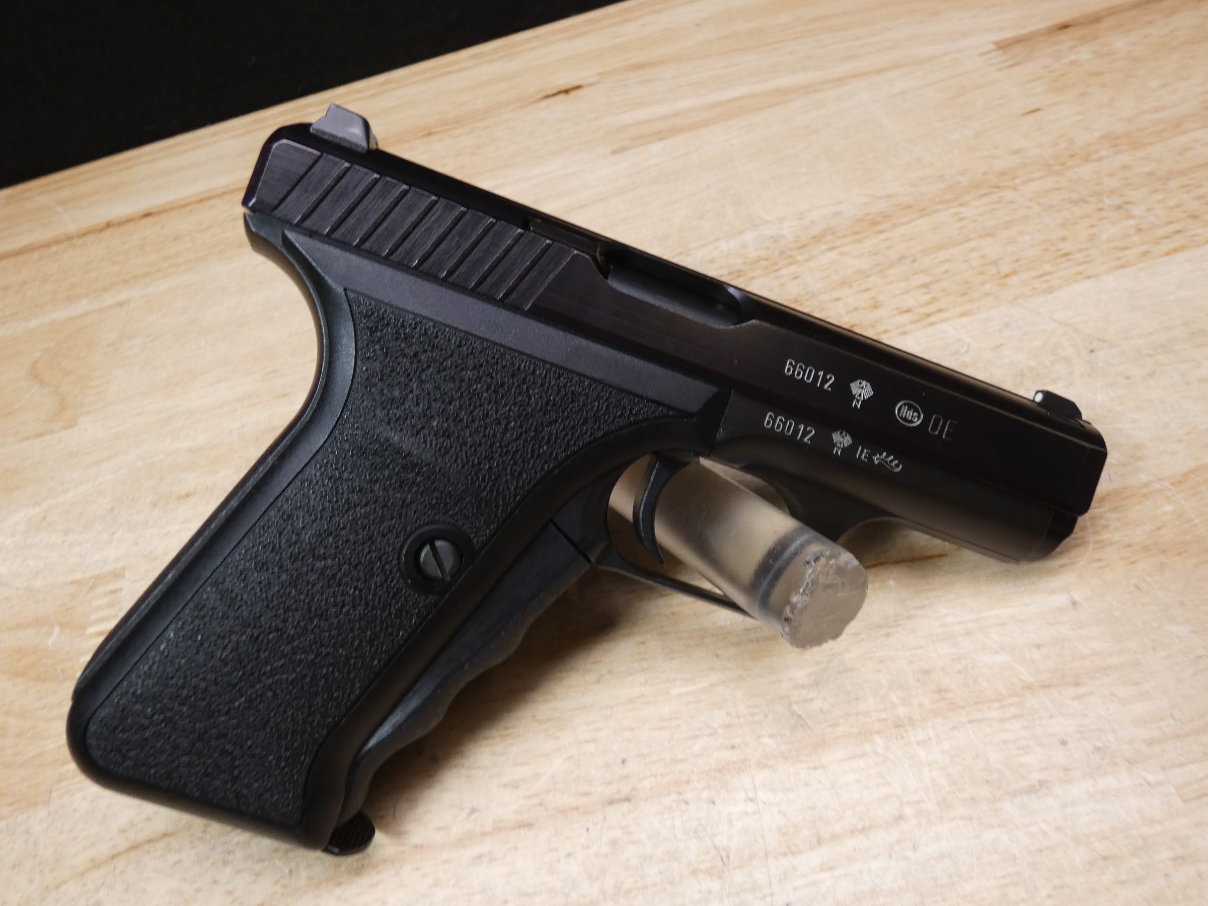 HK P7 NDS - 9mm - German Police - Heckler & Koch - 1984 - w/ 2 Mags + Box-img-25