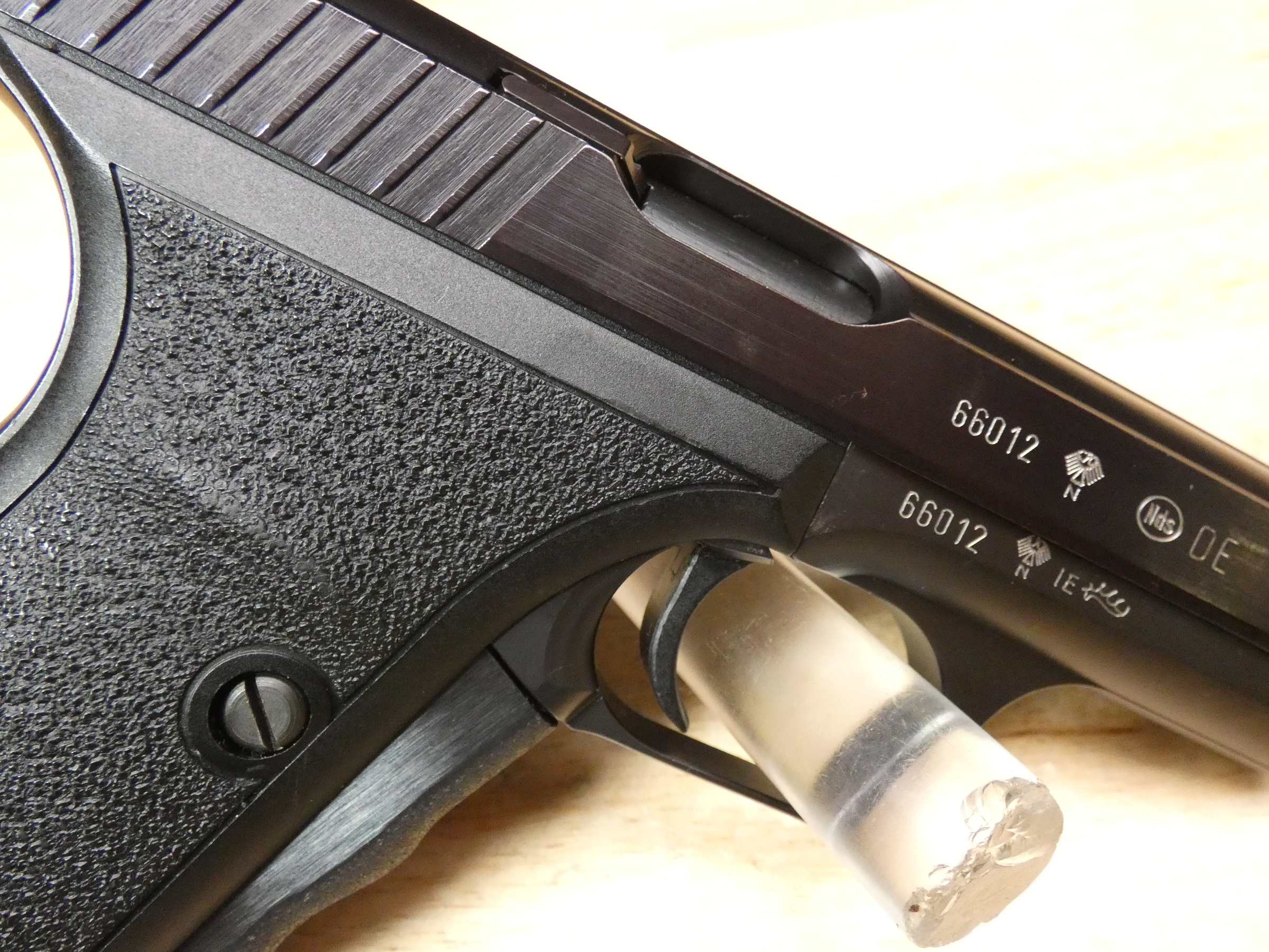 HK P7 NDS - 9mm - German Police - Heckler & Koch - 1984 - w/ 2 Mags + Box-img-29