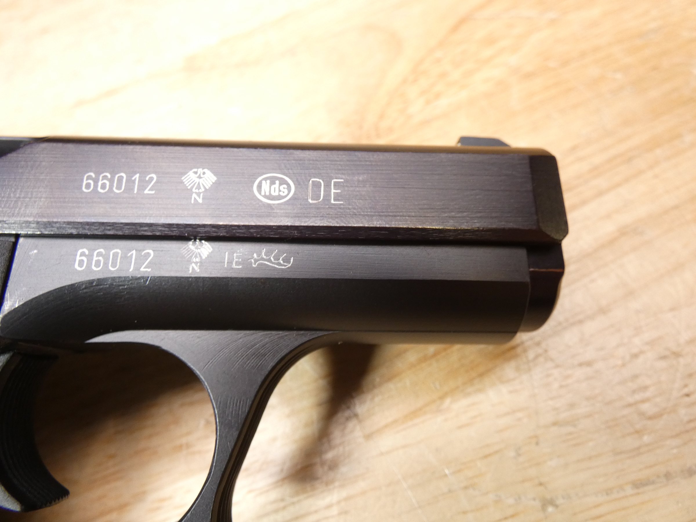HK P7 NDS - 9mm - German Police - Heckler & Koch - 1984 - w/ 2 Mags + Box-img-36