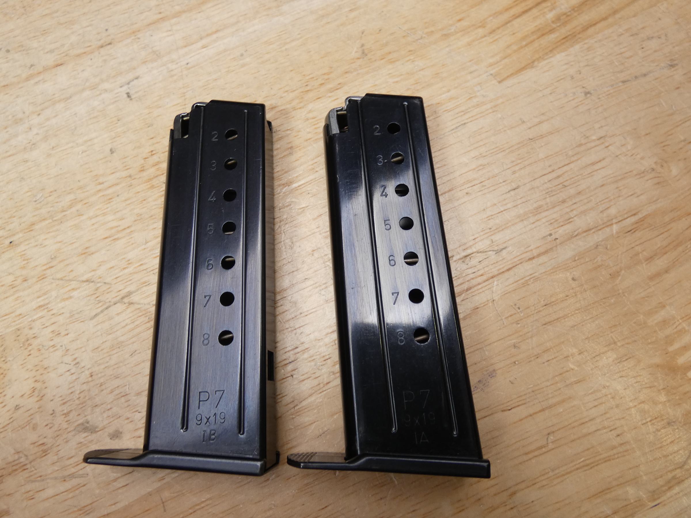 HK P7 NDS - 9mm - German Police - Heckler & Koch - 1984 - w/ 2 Mags + Box-img-38