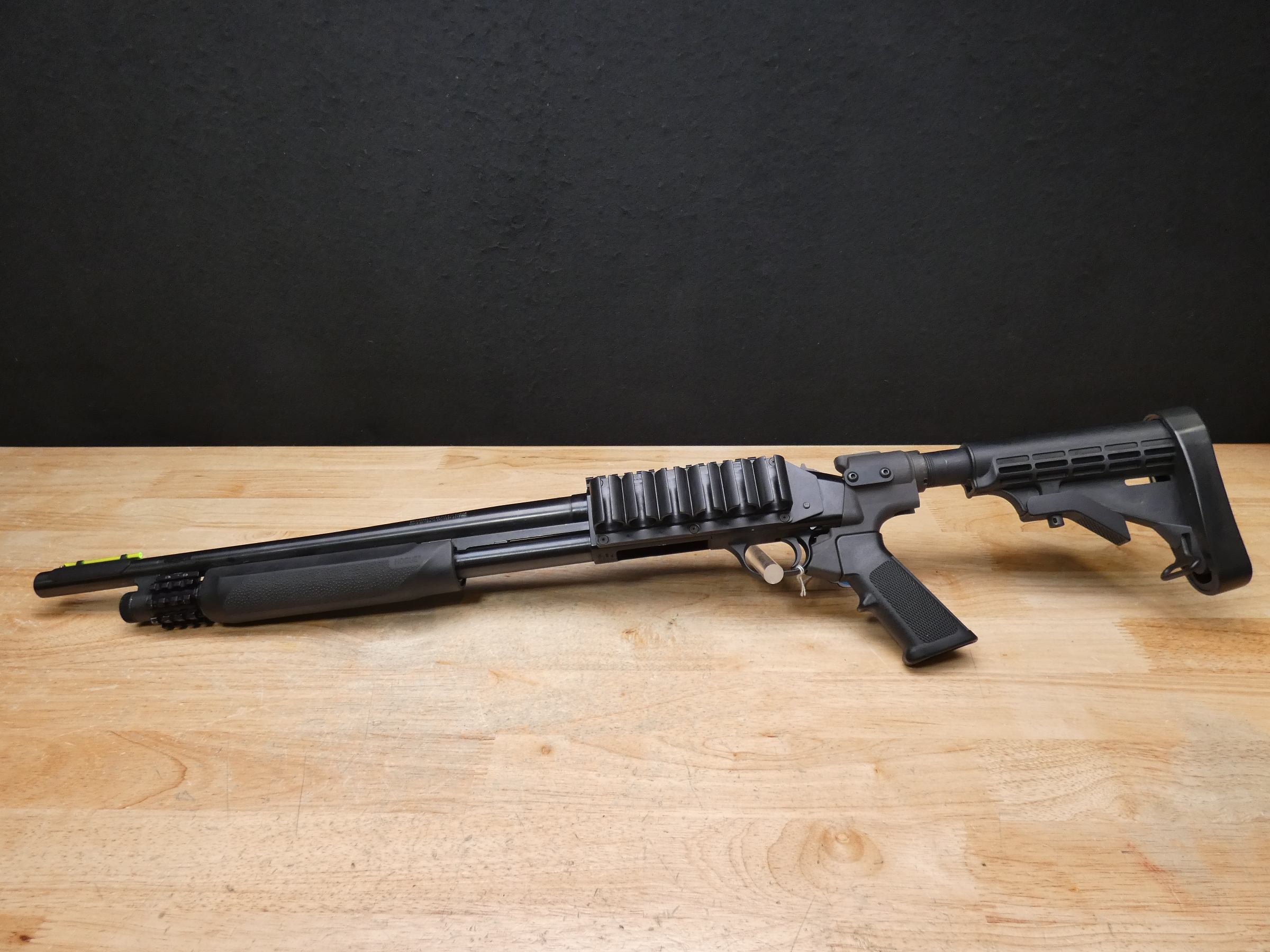 Mossberg 500 - 12 Gauge - 3in Shells - CYL - 12ga - Side Saddle - M4 Stock-img-1