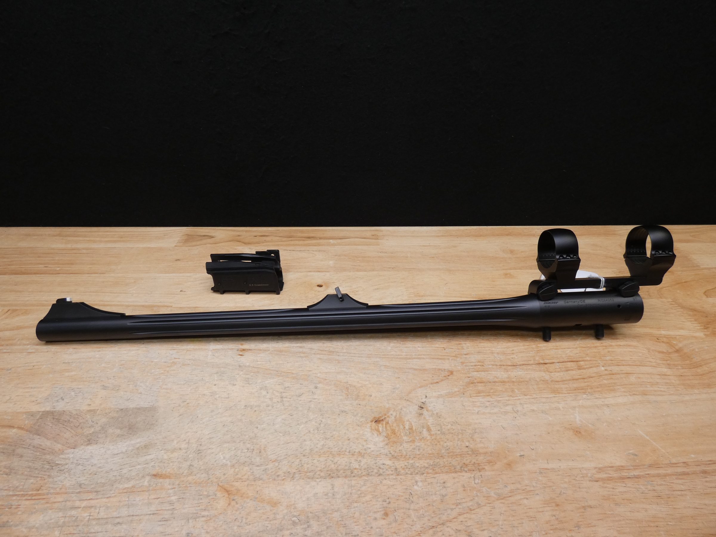 Blaser R8 Fluted Barrel - .308 Win - w/ Mag Adapter - 40mm QD Rings - C-img-25