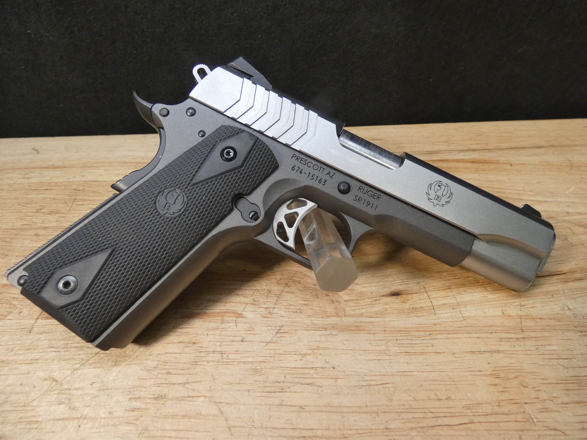 Ruger SR1911 - 9mm Luger - MFG 2026 - w/ 3 Mags & Case - SR 1911 - LOOK!-img-4