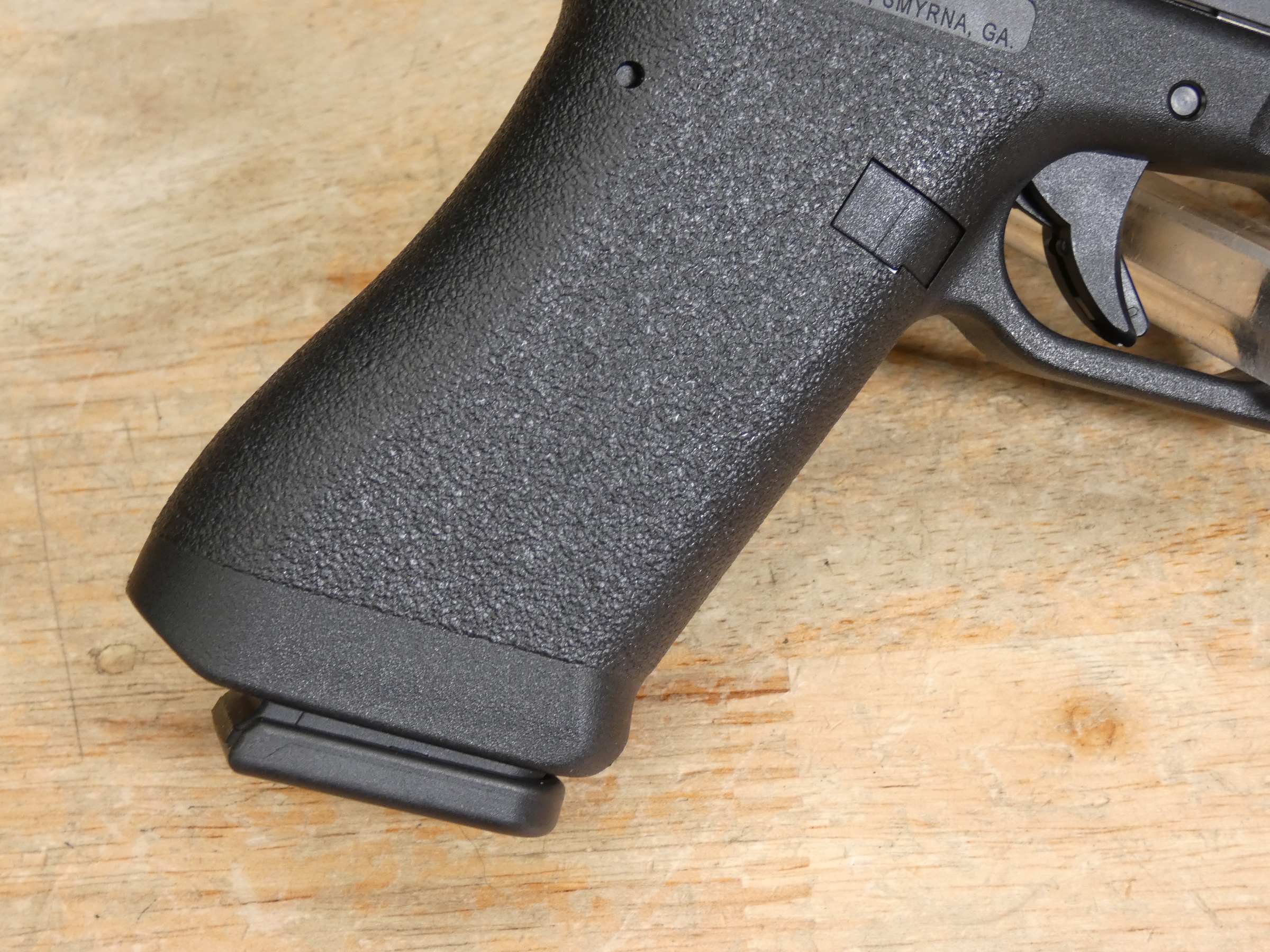 Glock 17 Gen 1 Classic - 9mm - Tupperware Case - New Production - Collector-img-7