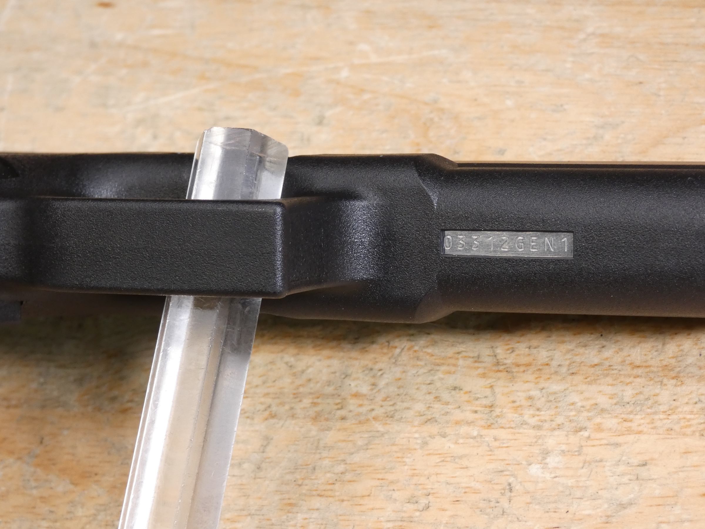 Glock 17 Gen 1 Classic - 9mm - Tupperware Case - New Production - Collector-img-11