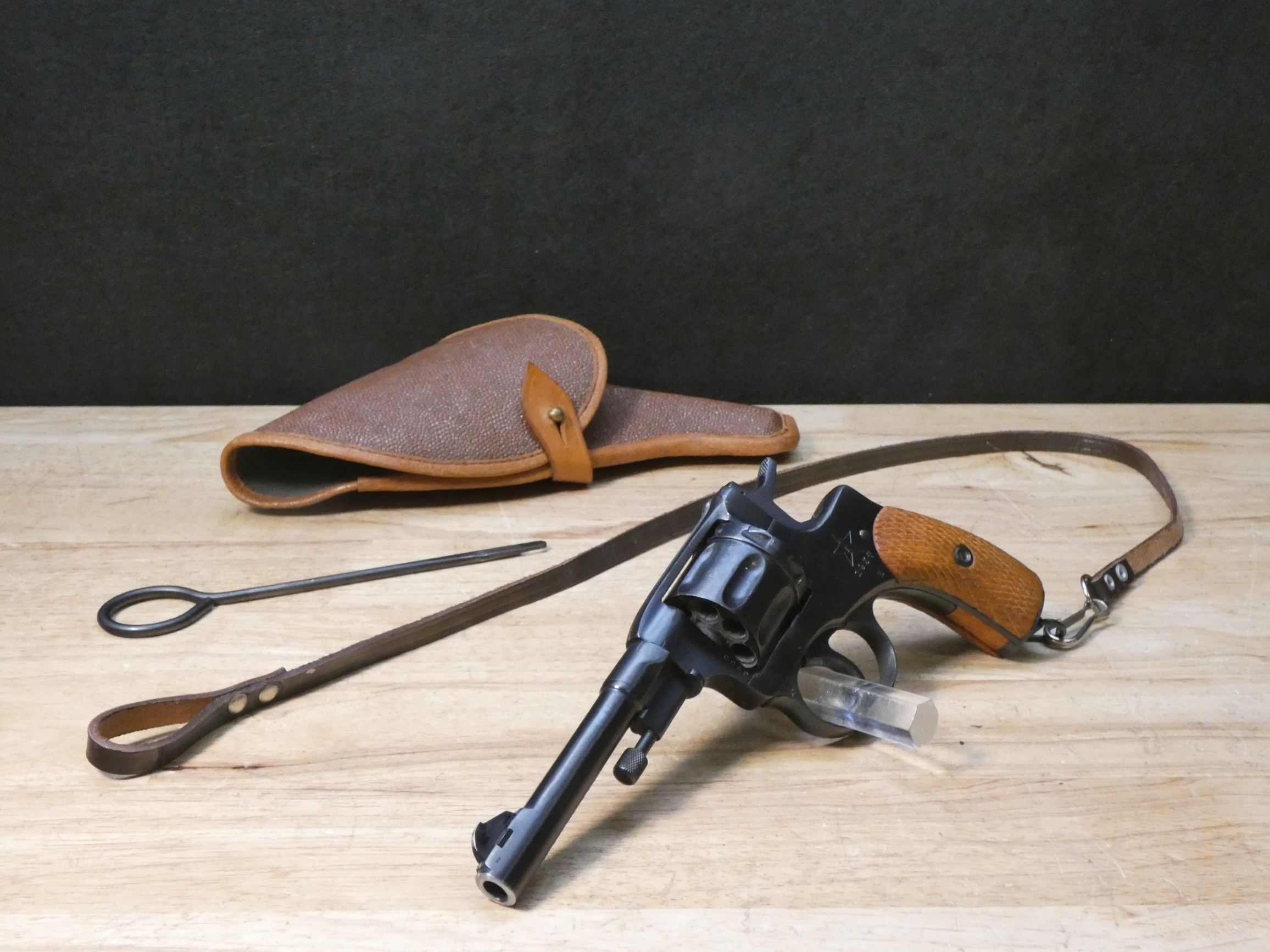 Soviet M1895 Nagant - 7.62 Nagant - w/ Holster - MFG 1937 - Comrade Classic-img-1