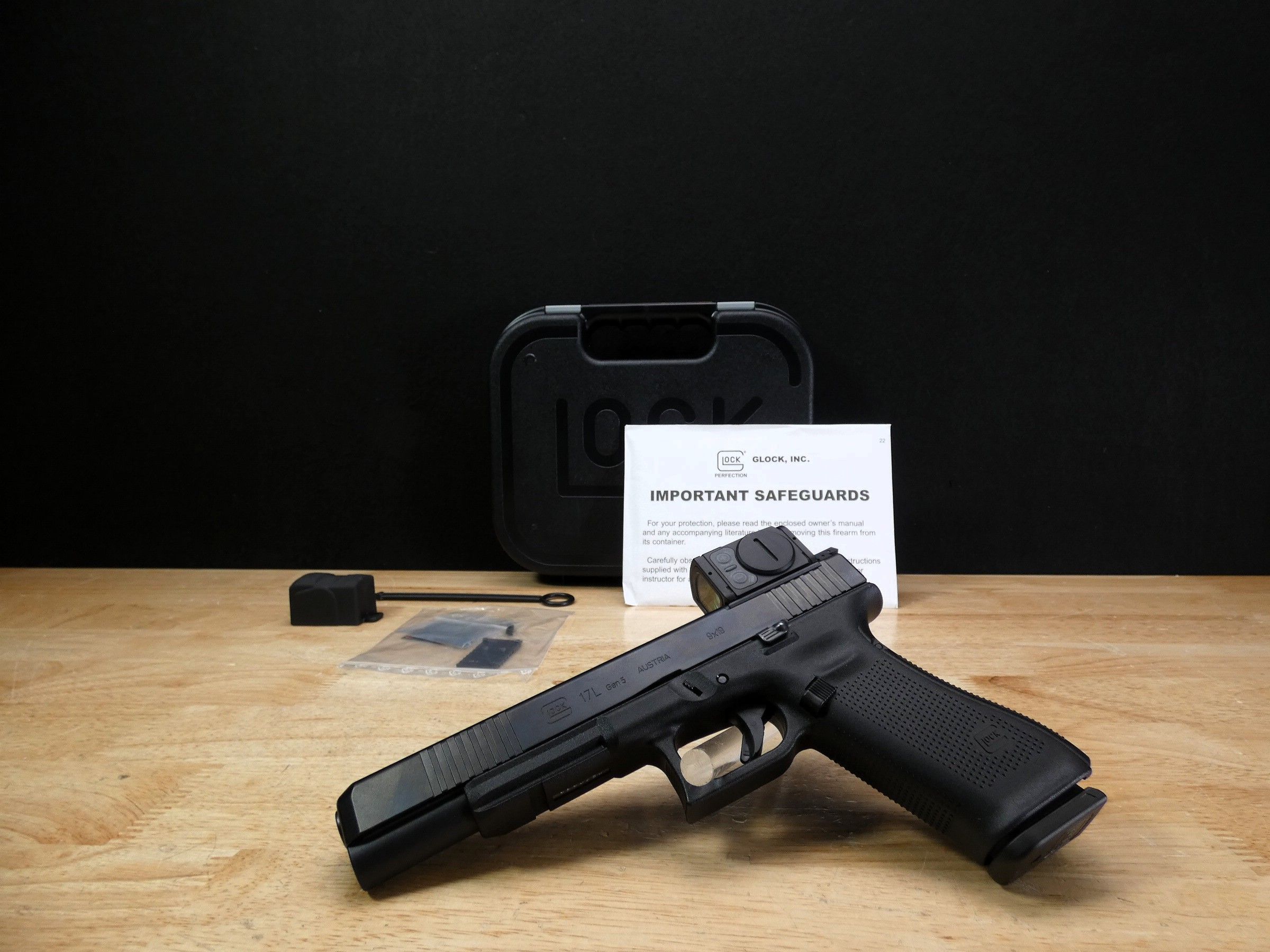 Glock 17L Gen 5 MOS - 9mm - w/ OG Case & Aimpoint Acro P-2 - C-img-1