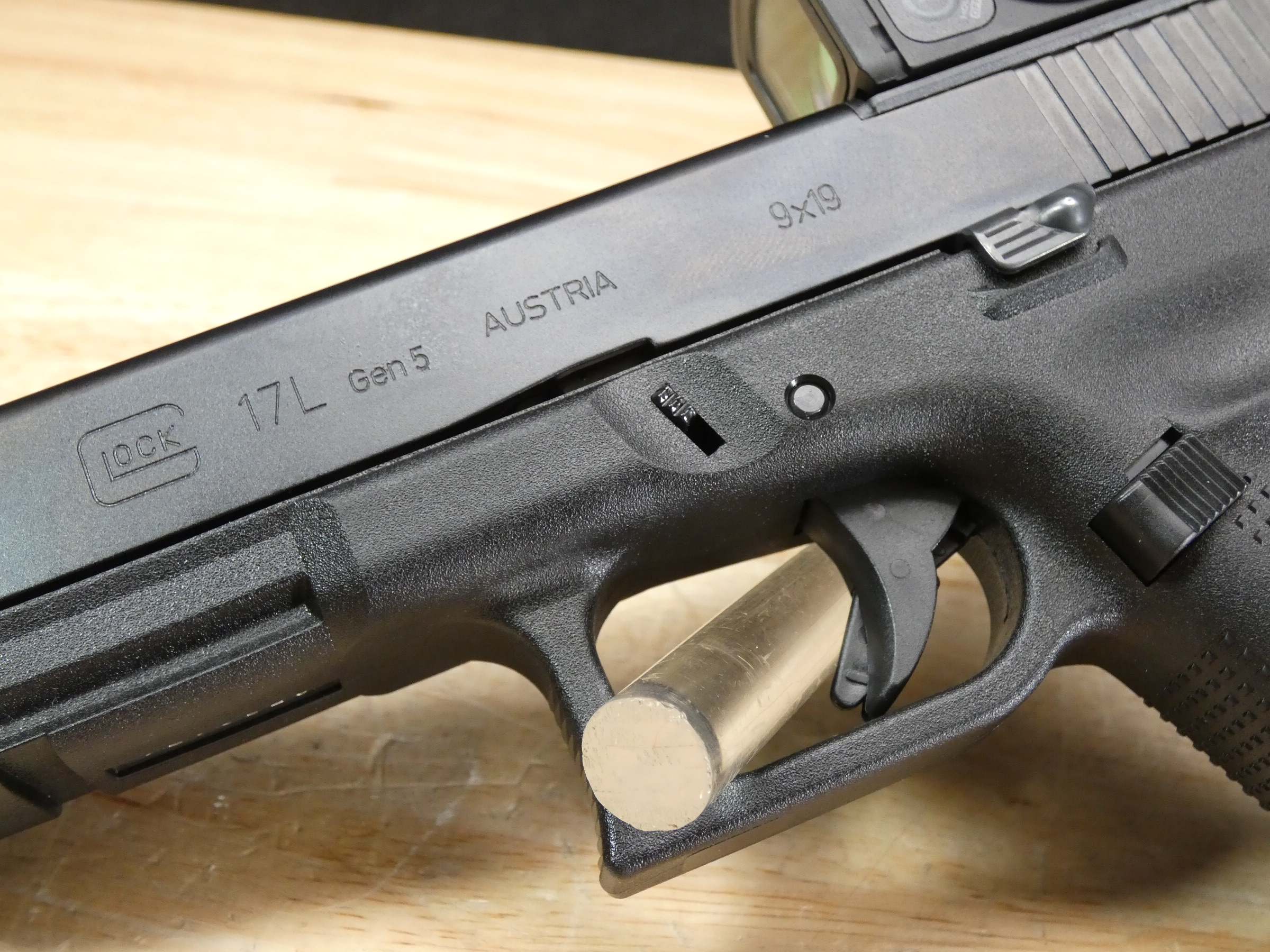 Glock 17L Gen 5 MOS - 9mm - w/ OG Case & Aimpoint Acro P-2 - C-img-5