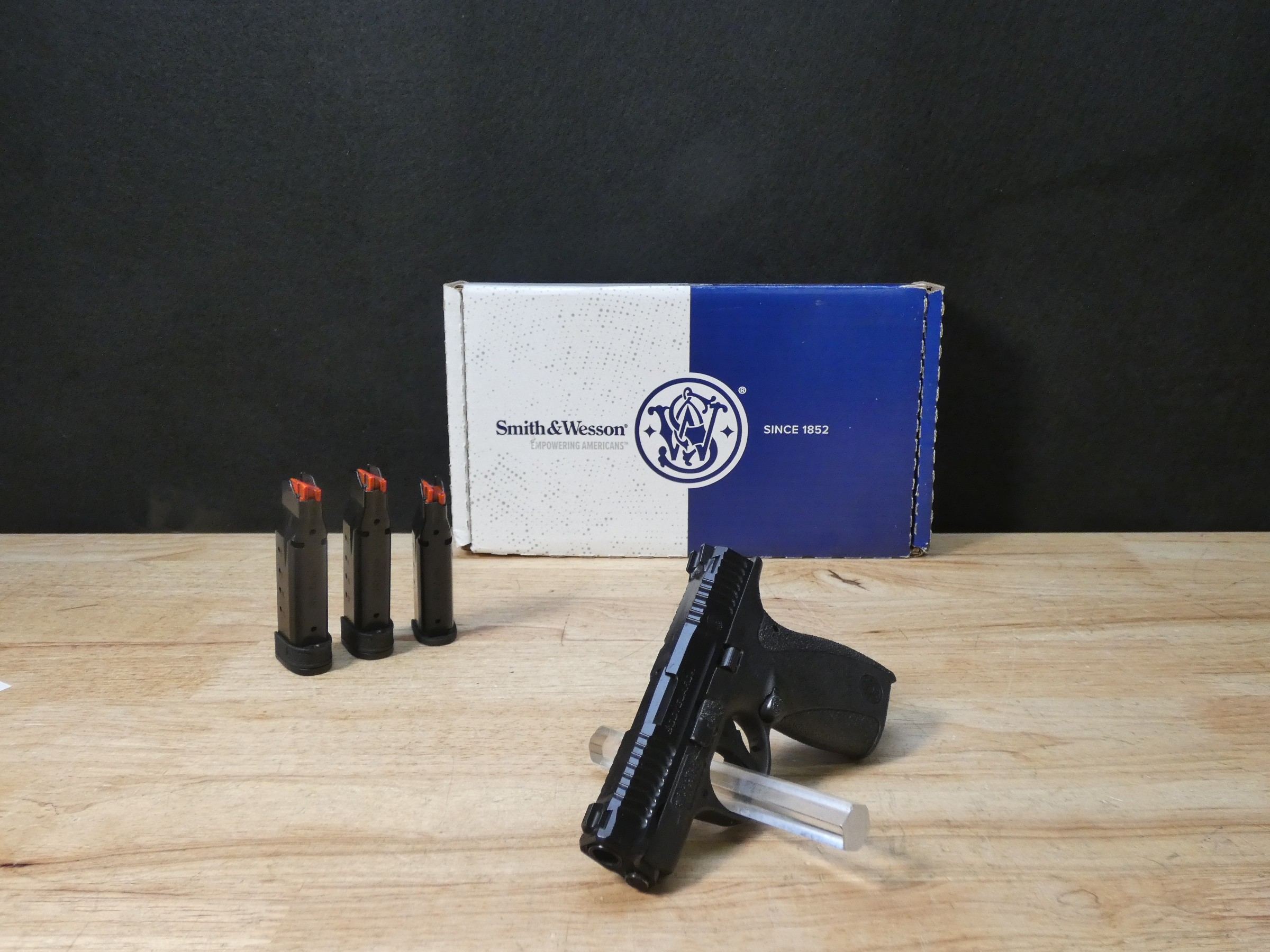 Smith & Wesson Bodyguard 2.0 - .380 ACP - S&W BG380 M2.0 - OG Box & MORE-img-1