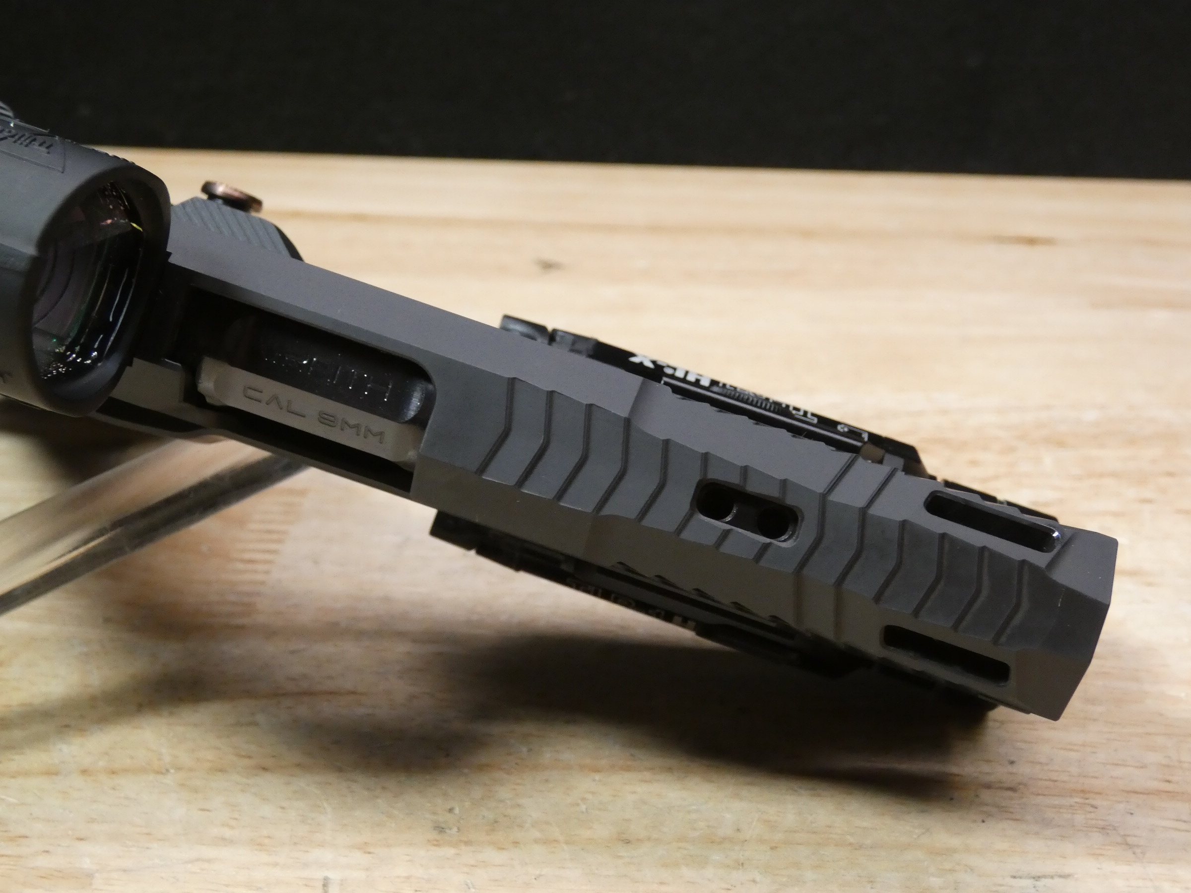 SCARCE Dark Forge Wraith 2011 - 9mm - w/ Trijicon SRO & Streamlight TLR - C-img-10
