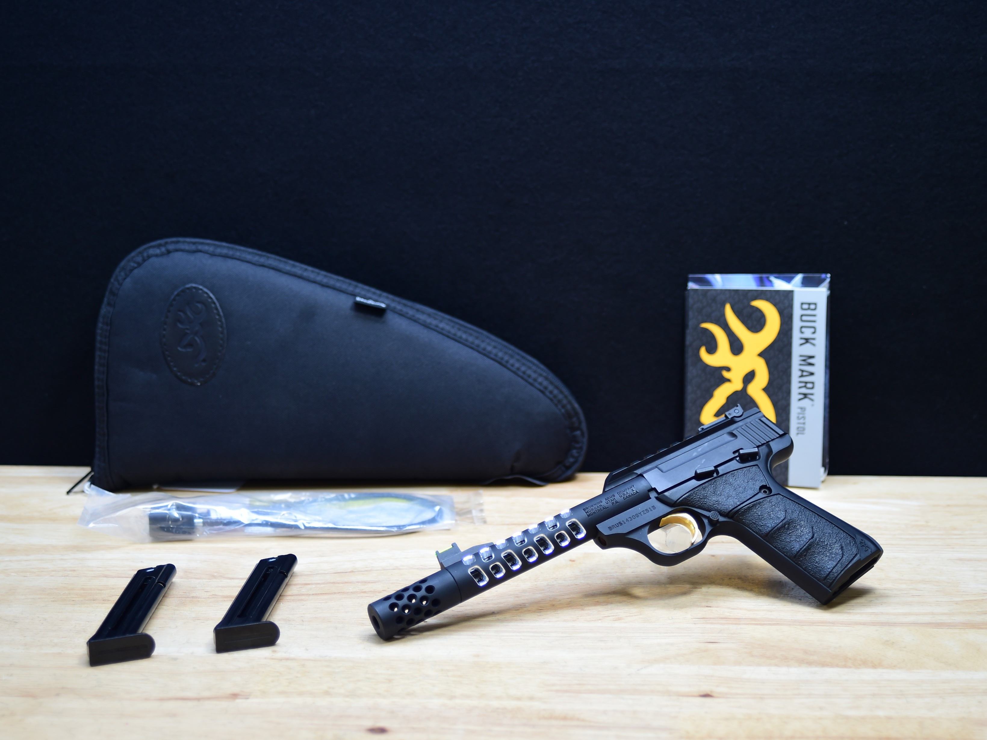 Browning Buckmark Vision UFX - .22 LR - w/ Soft Case & Mags - Buck Mark -C -img-1