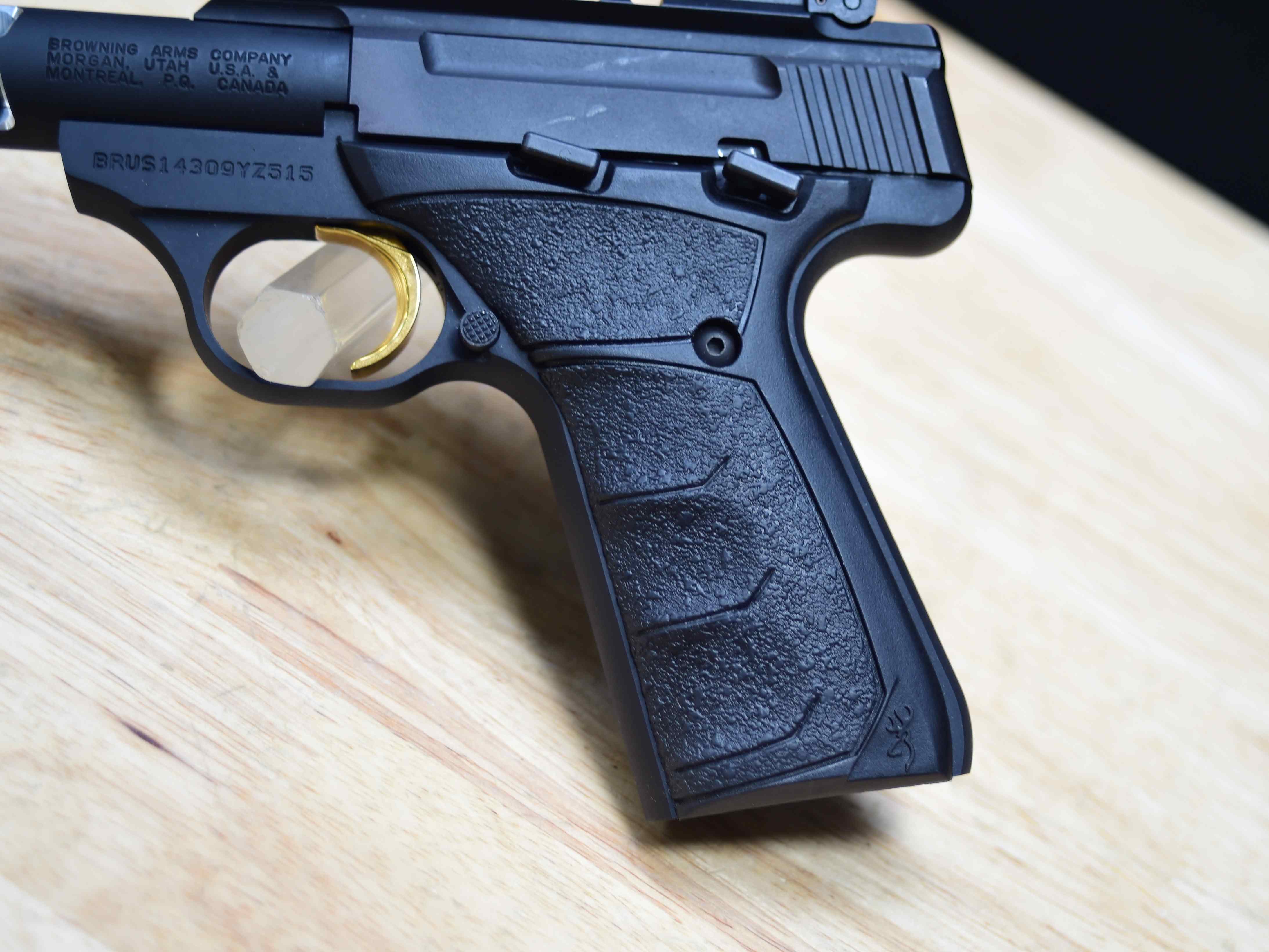 Browning Buckmark Vision UFX - .22 LR - w/ Soft Case & Mags - Buck Mark -C -img-4