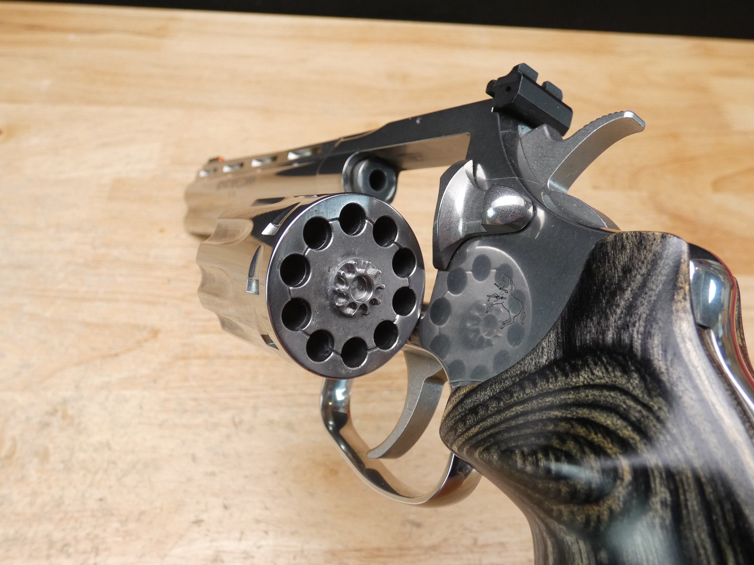 Colt King Cobra - .22 LR - 6IN BBL - 10-Shot - Stainless - Model D-img-30