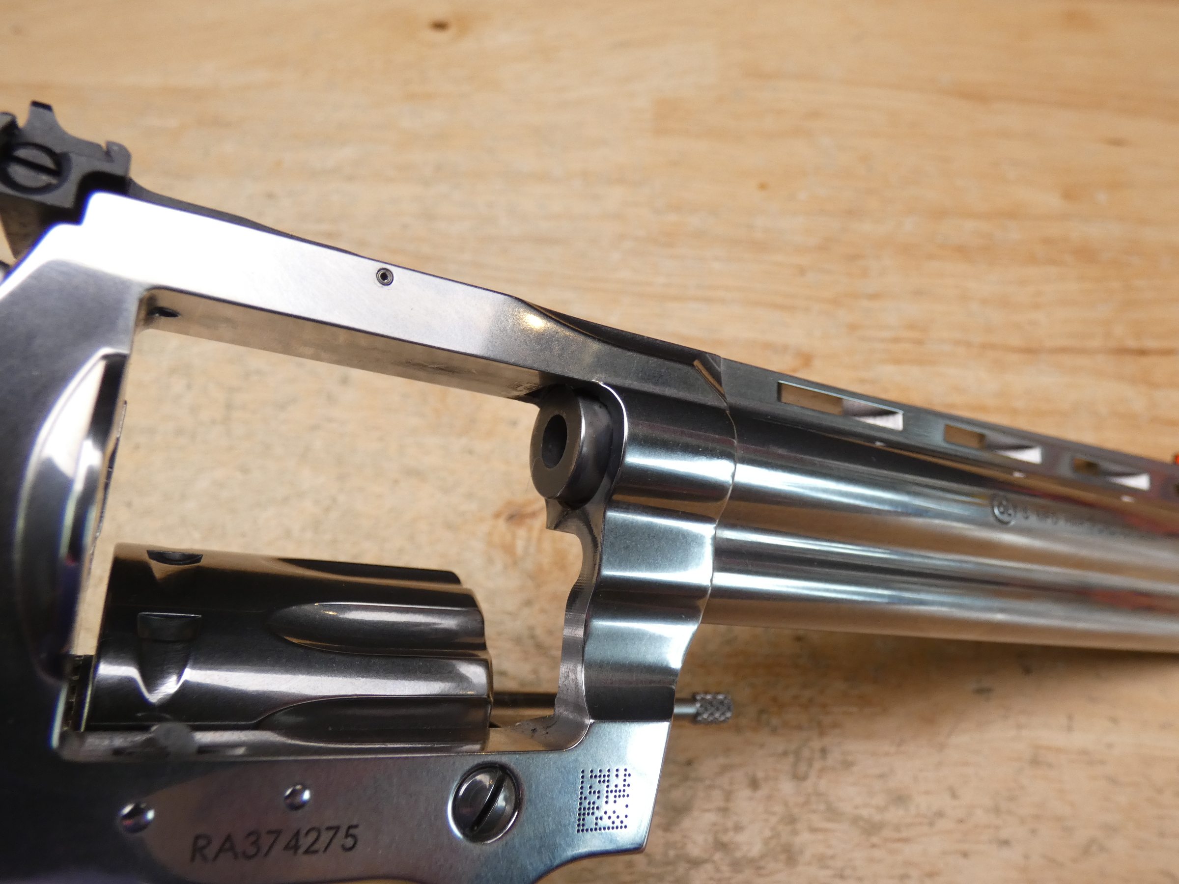 Colt King Cobra - .22 LR - 6IN BBL - 10-Shot - Stainless - Model D-img-33